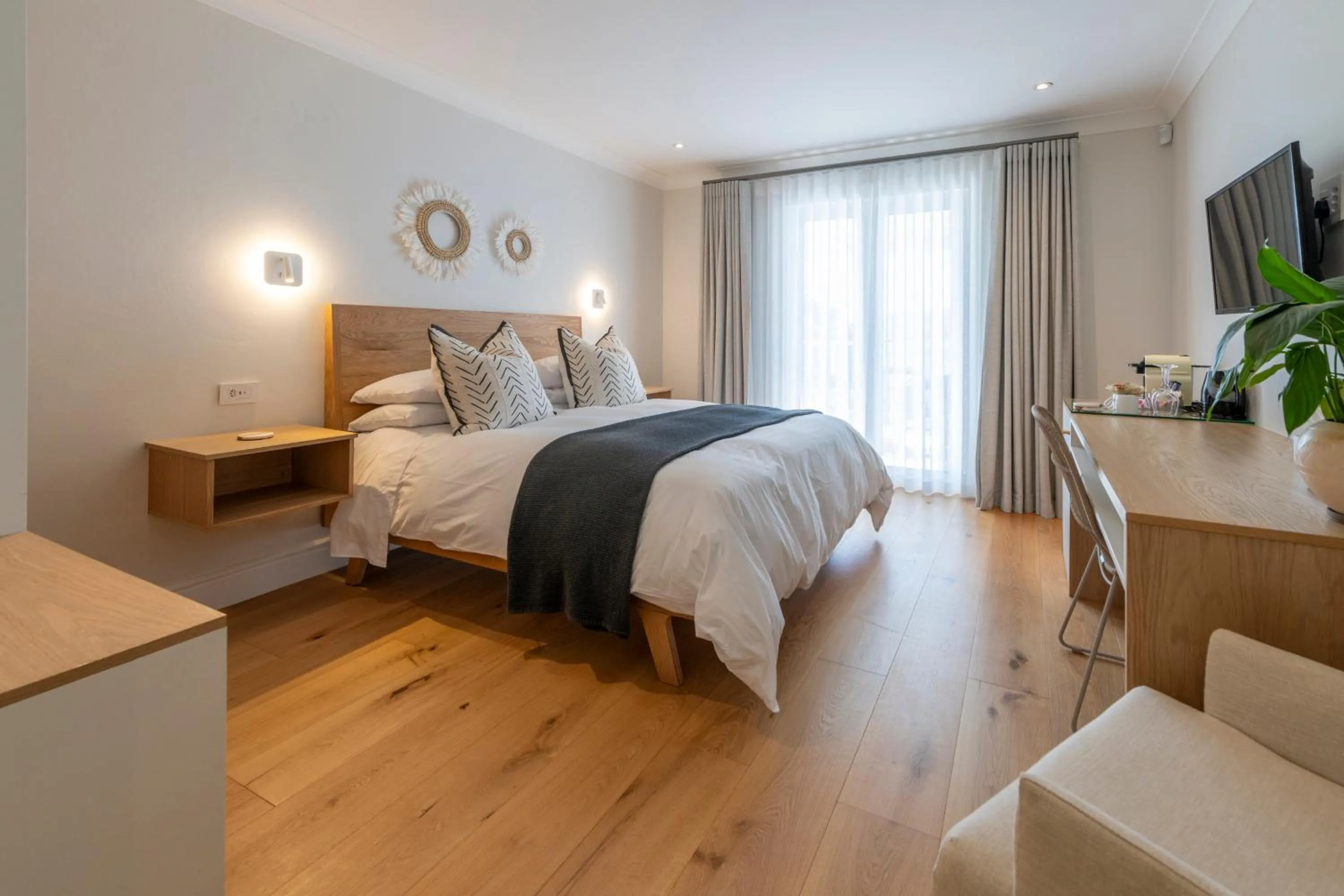 Bed in Hide-Away Guest House