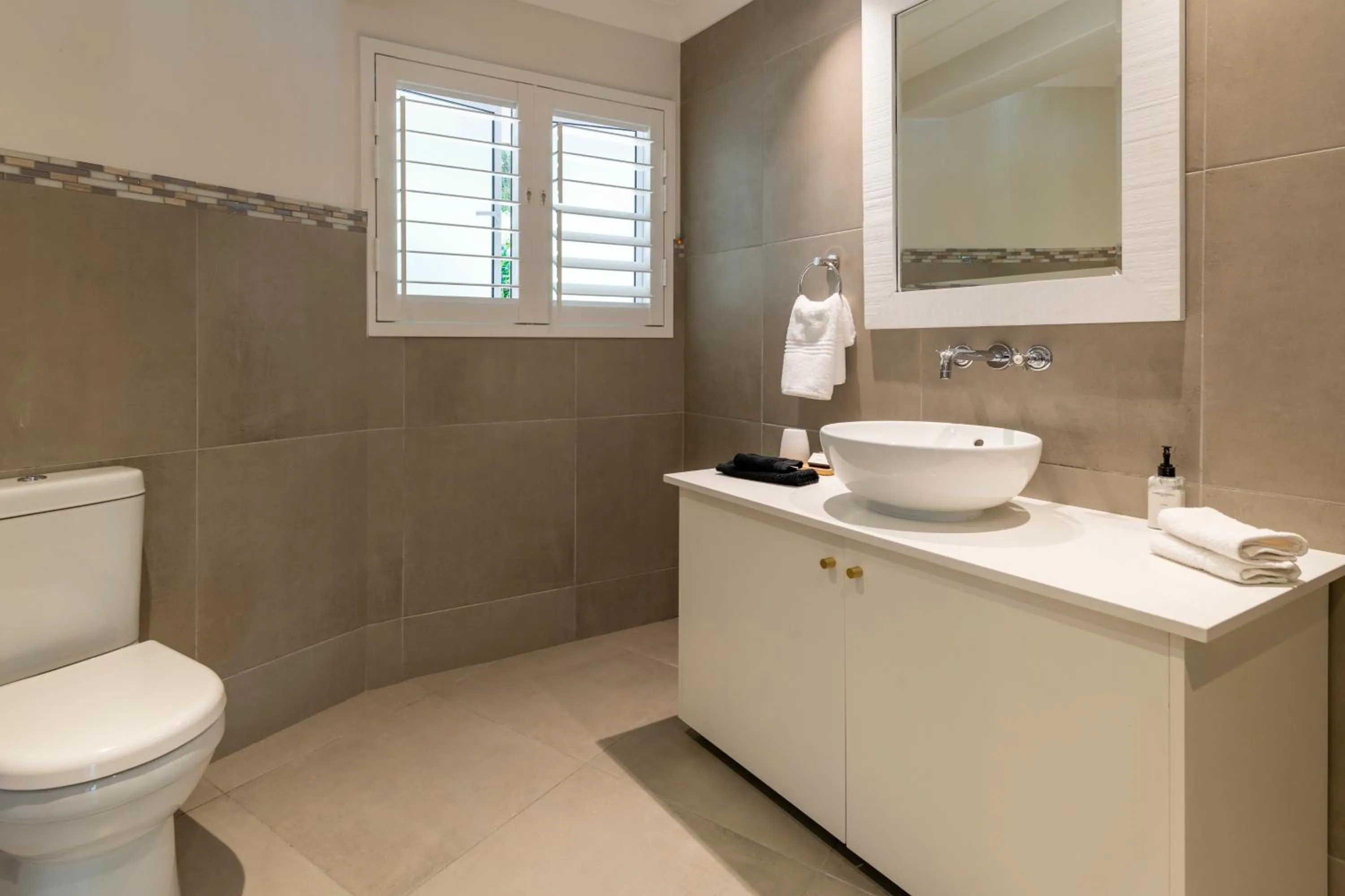 Hide-Away Guest House