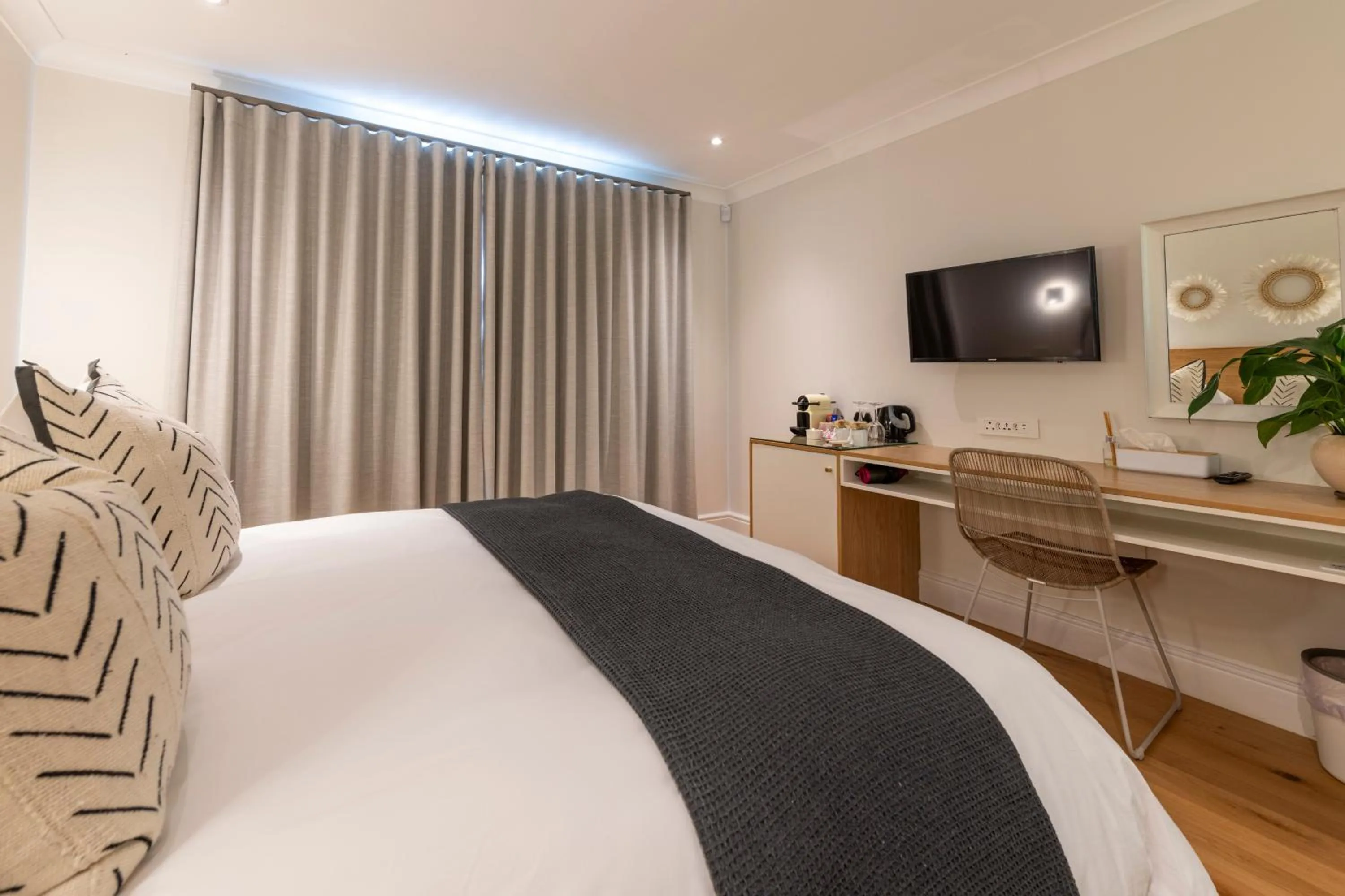 Bed in Hide-Away Guest House