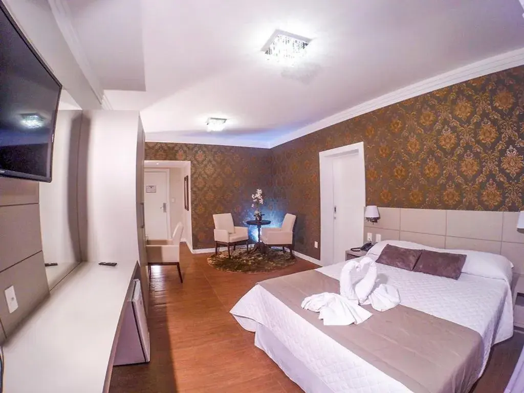 Queen Suite with Spa Bath - single occupancy in Seville Park Hotel Queen Suite with Spa Bath - single occupancy in Seville Park Hotel