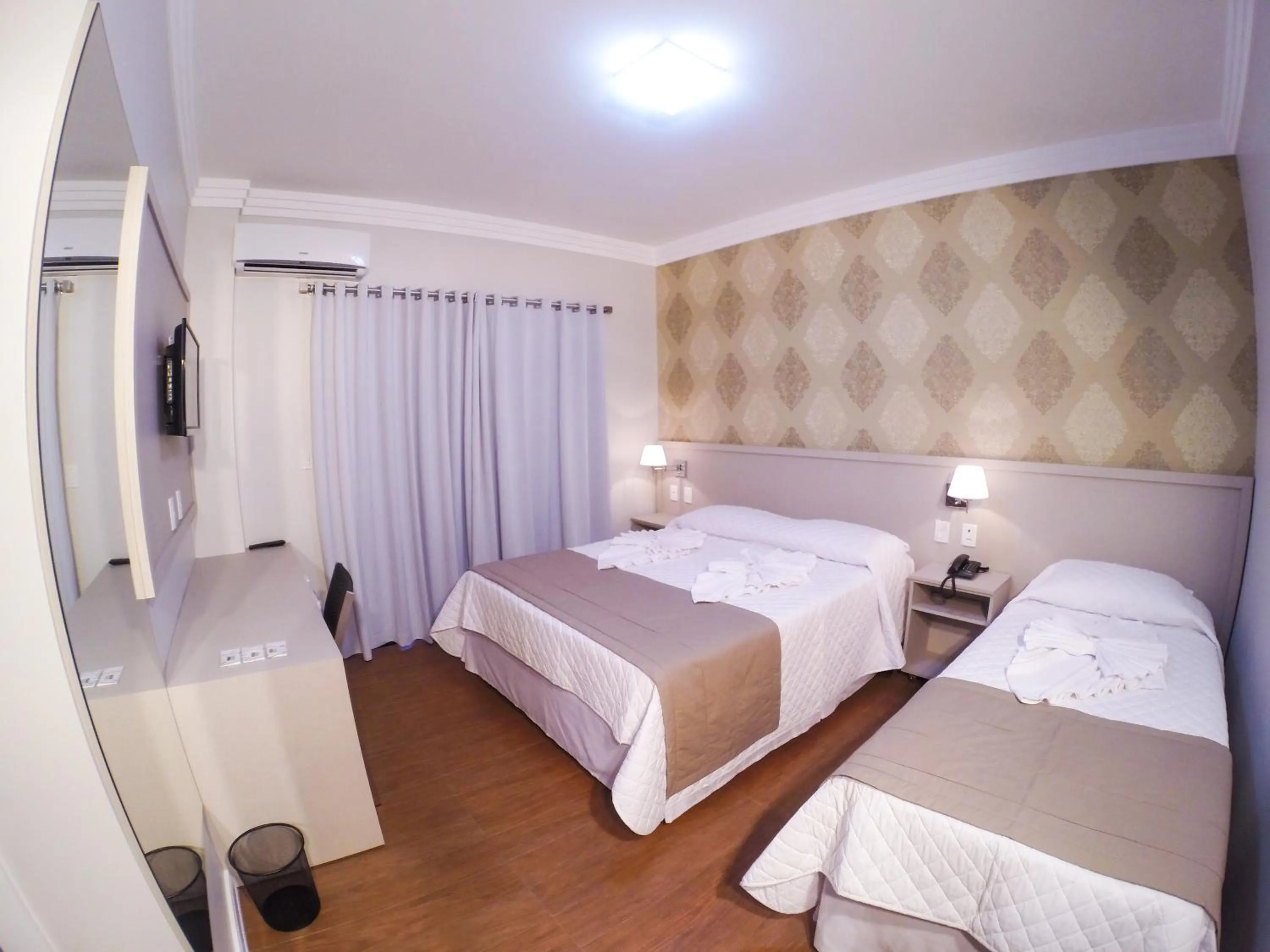 Bed in Seville Park Hotel