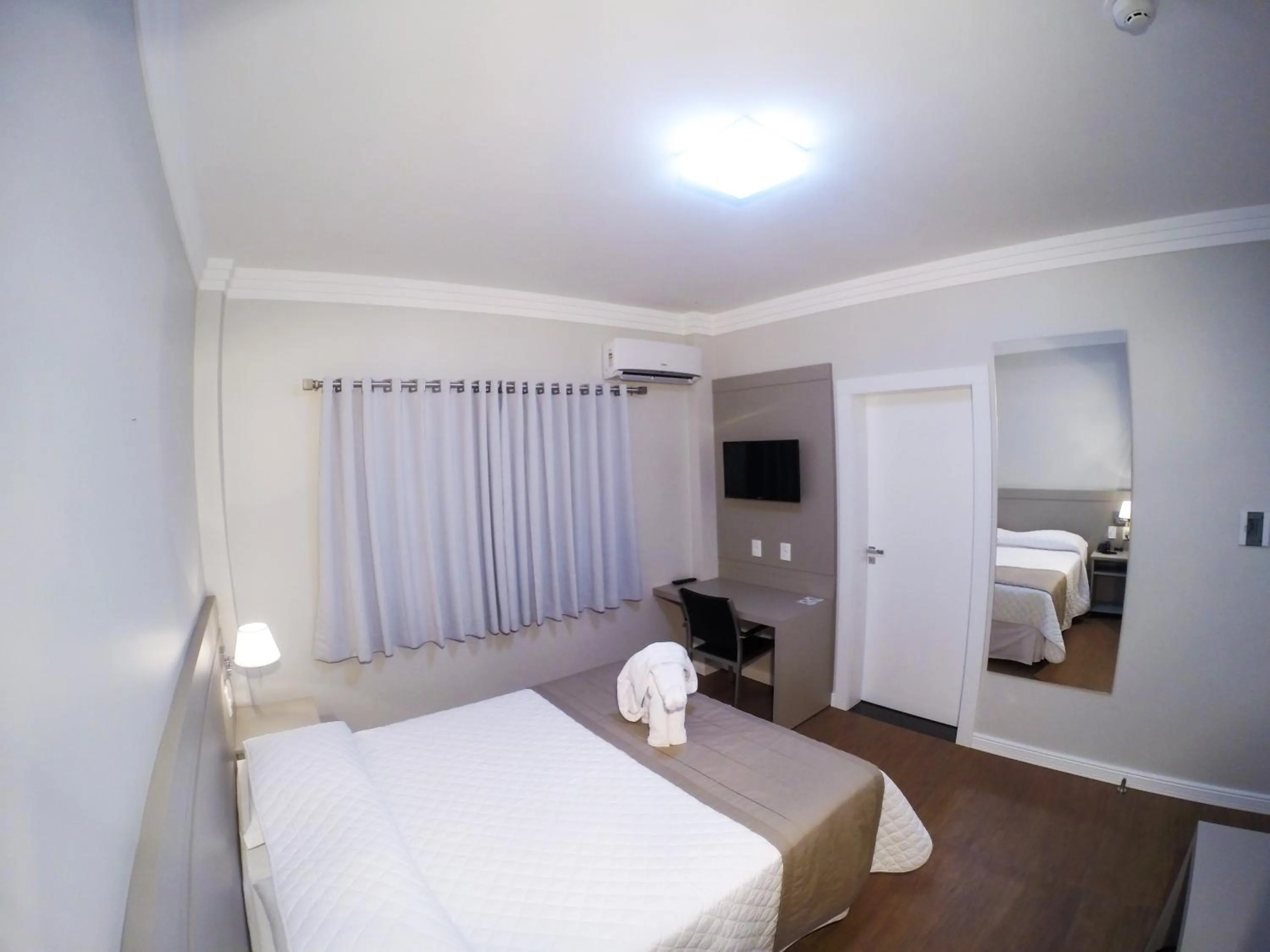 Bed in Seville Park Hotel