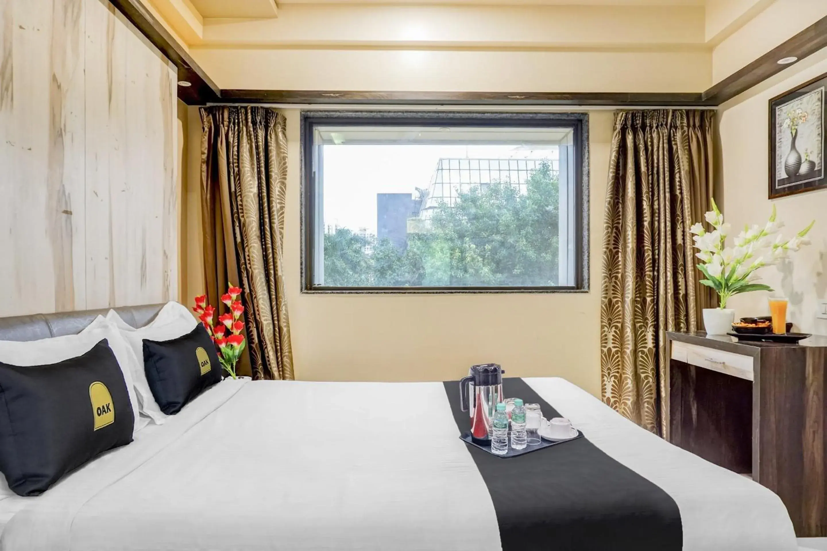 Comfort Triple Room with Shower - single occupancy in Super Townhouse OAK Regal Inn Near Sant Tukaram Nagar Metro Station Comfort Triple Room with Shower - single occupancy in Super Townhouse OAK Regal Inn Near Sant Tukaram Nagar Metro Station