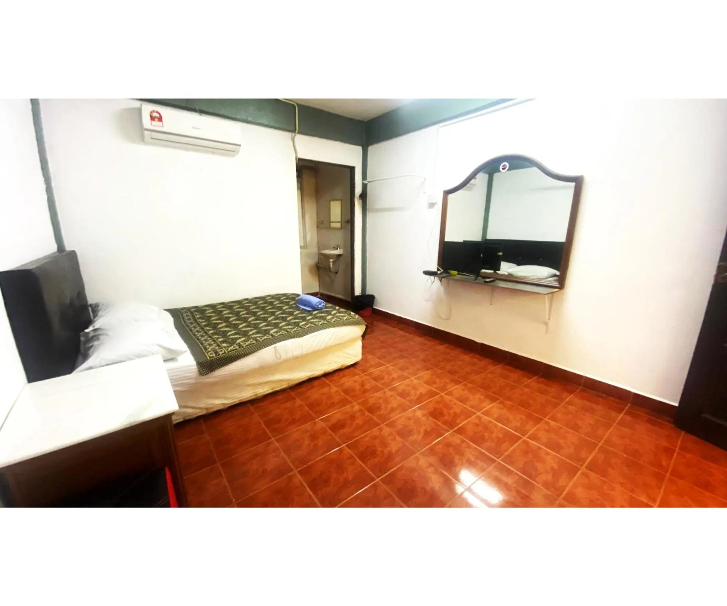 Bedroom, Bed in OYO 91245 Chenang Lodge Motel