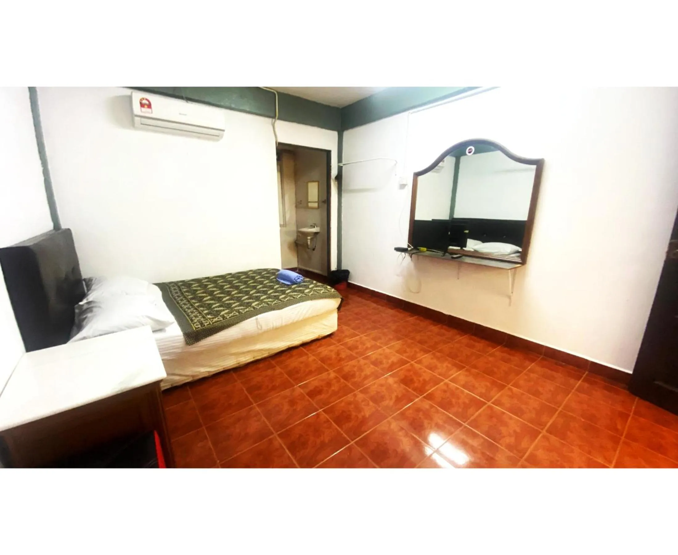 Bedroom, Bed in OYO 91245 Chenang Lodge Motel