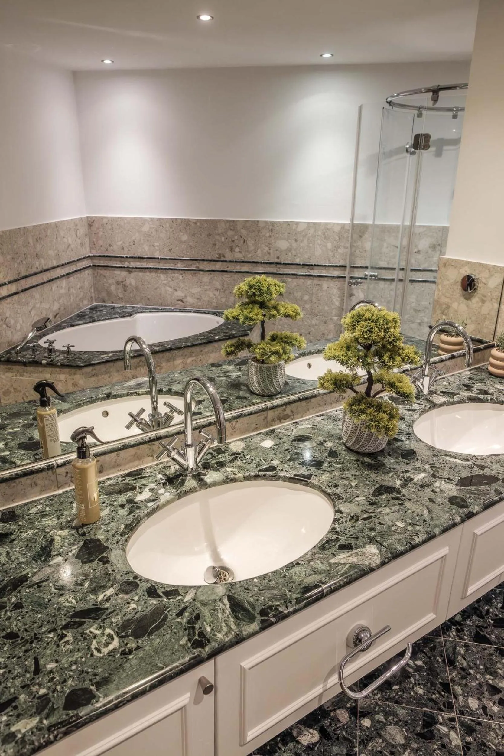 Bathroom in Main Plaza Suite Tower