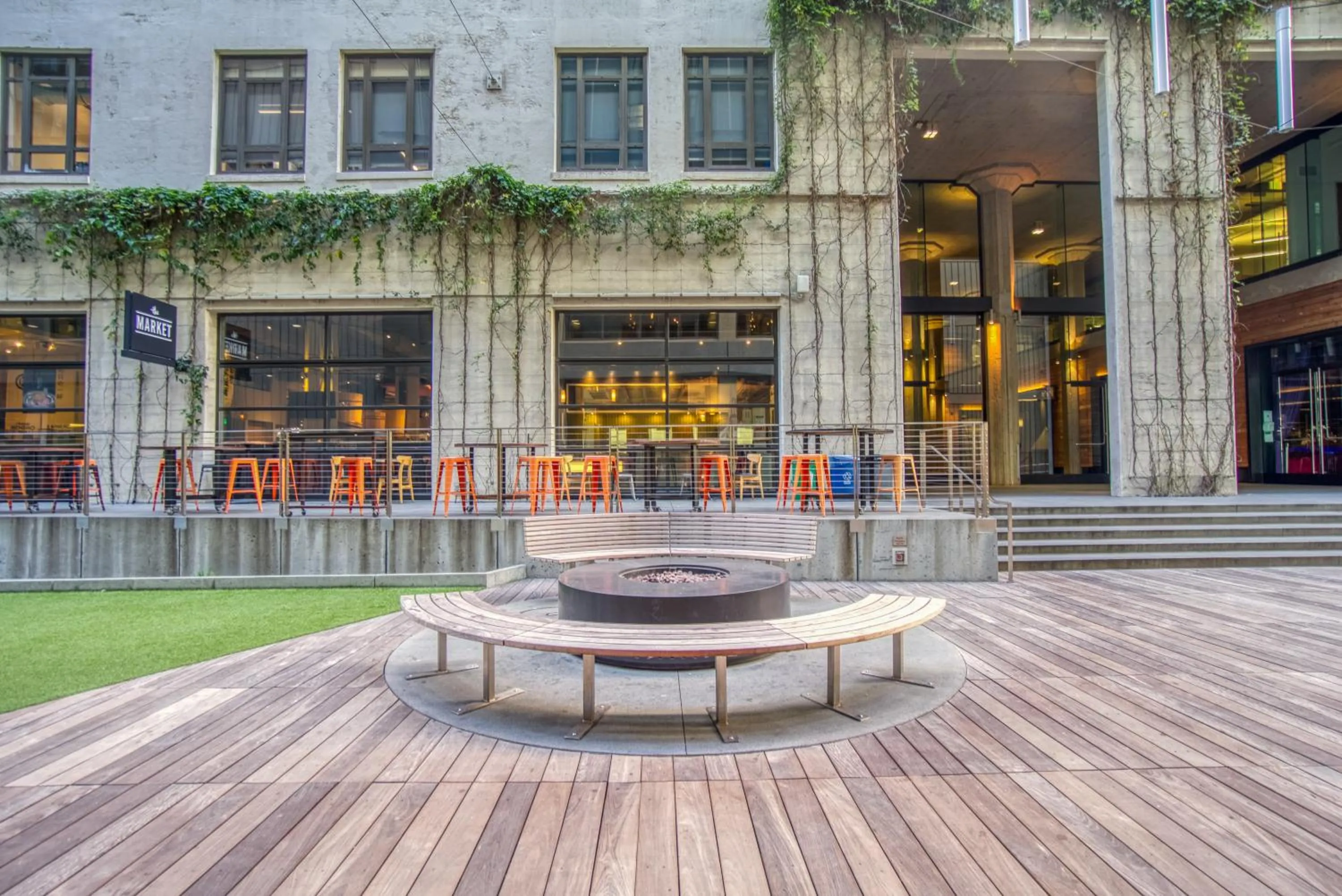 Neighbourhood in Ram's Hotel