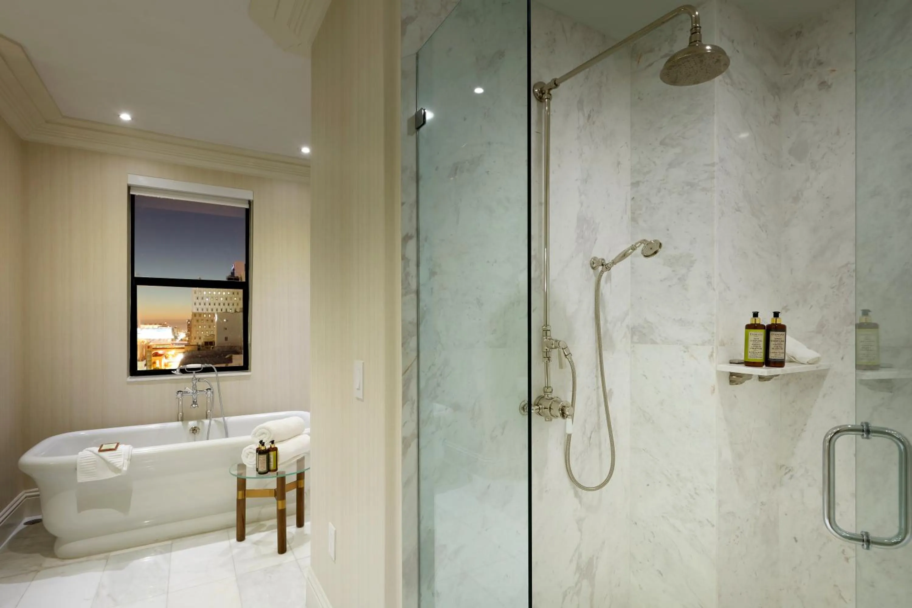 Shower in Eurostars Langford