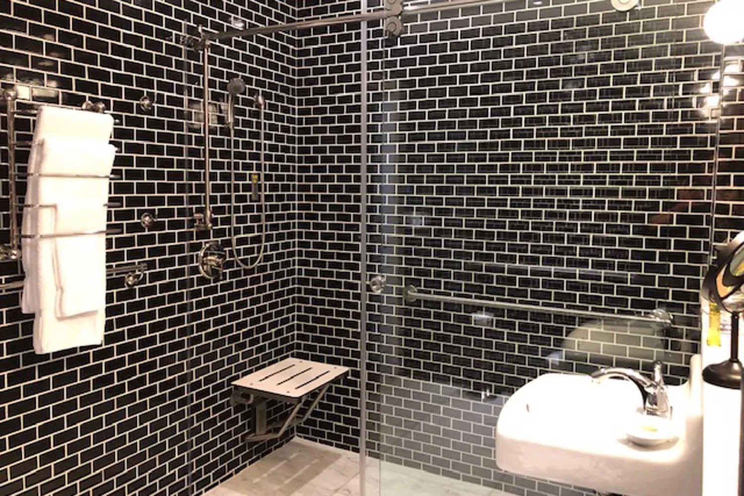 Shower in Eurostars Langford