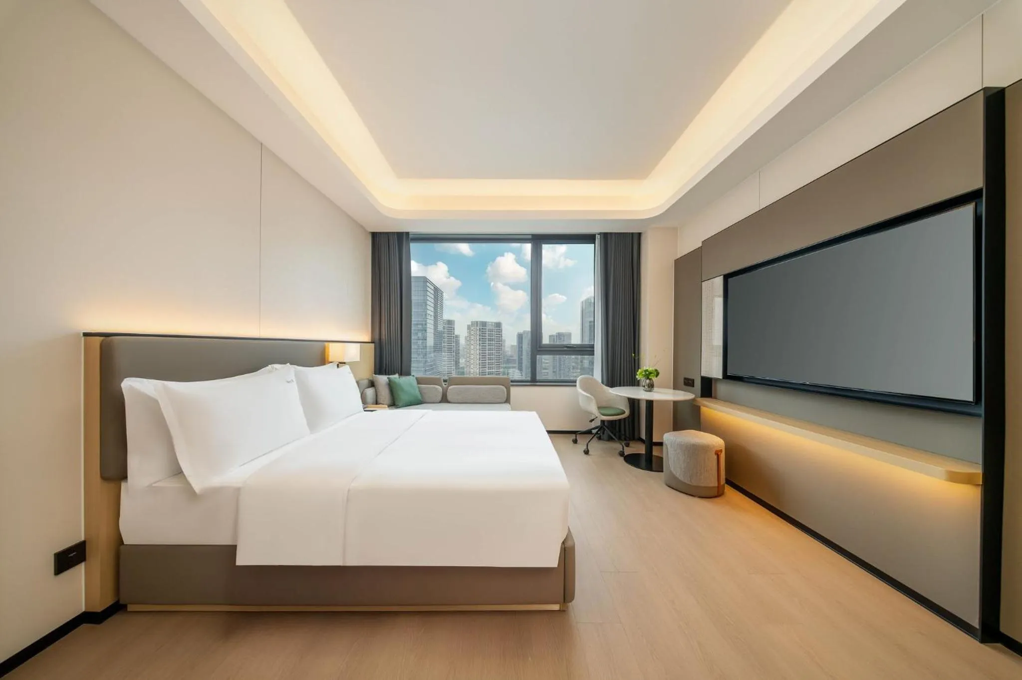 Photo of the whole room, Bed in Holiday Inn Suzhou North by IHG