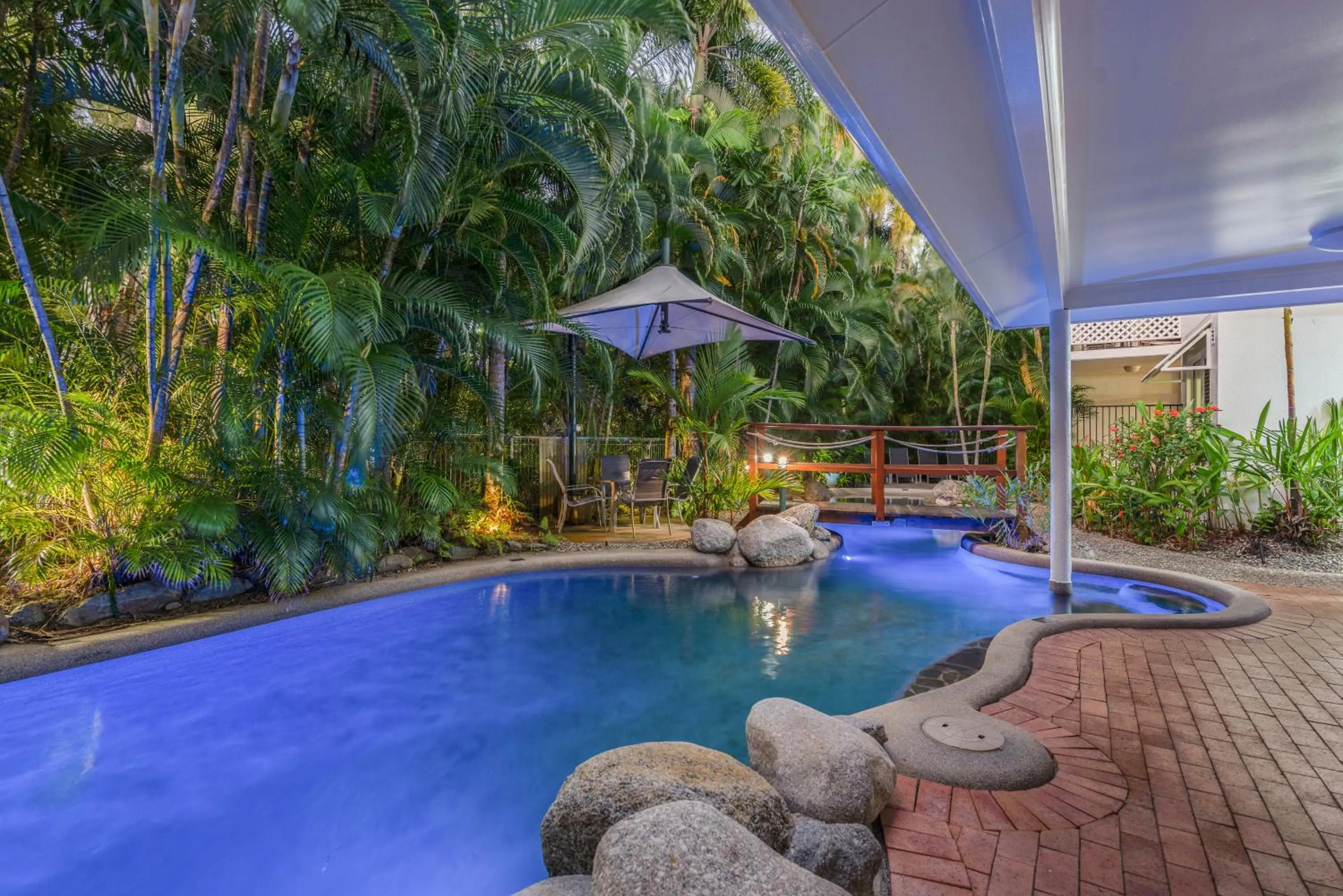 Swimming pool in Coral Apartments Port Douglas