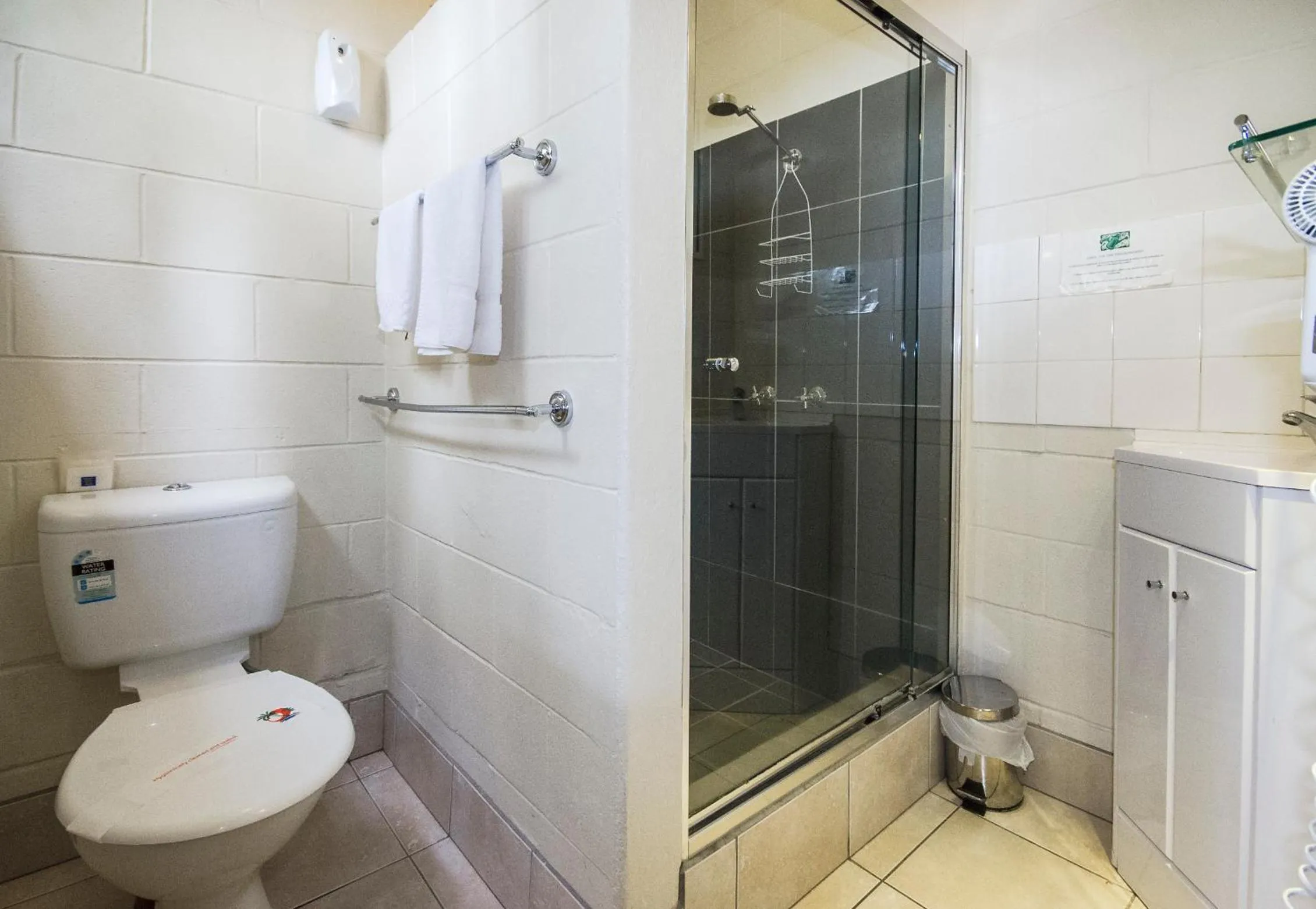 Bathroom in Biloela Countryman Motel