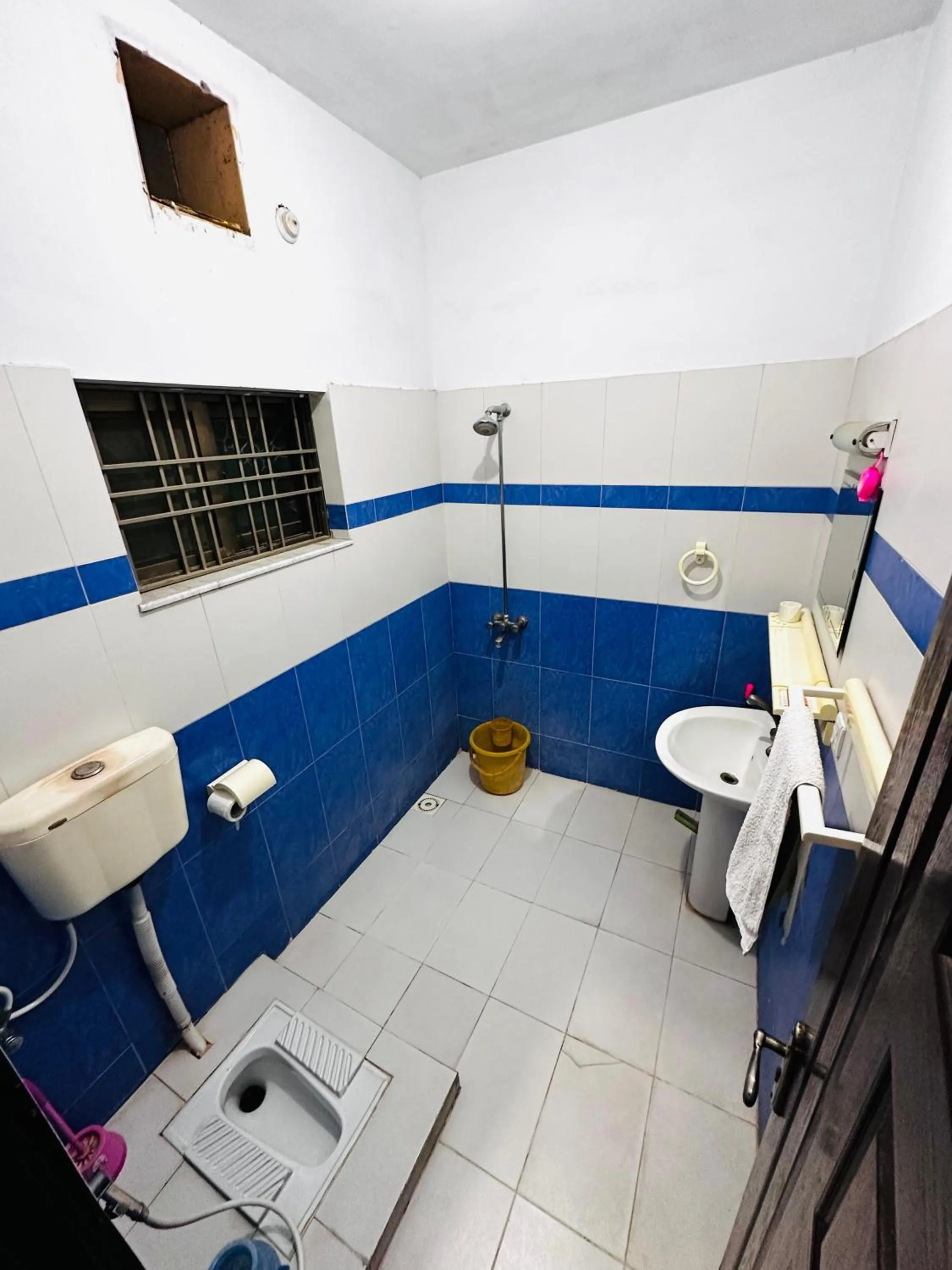 AK Rezidor Guest House