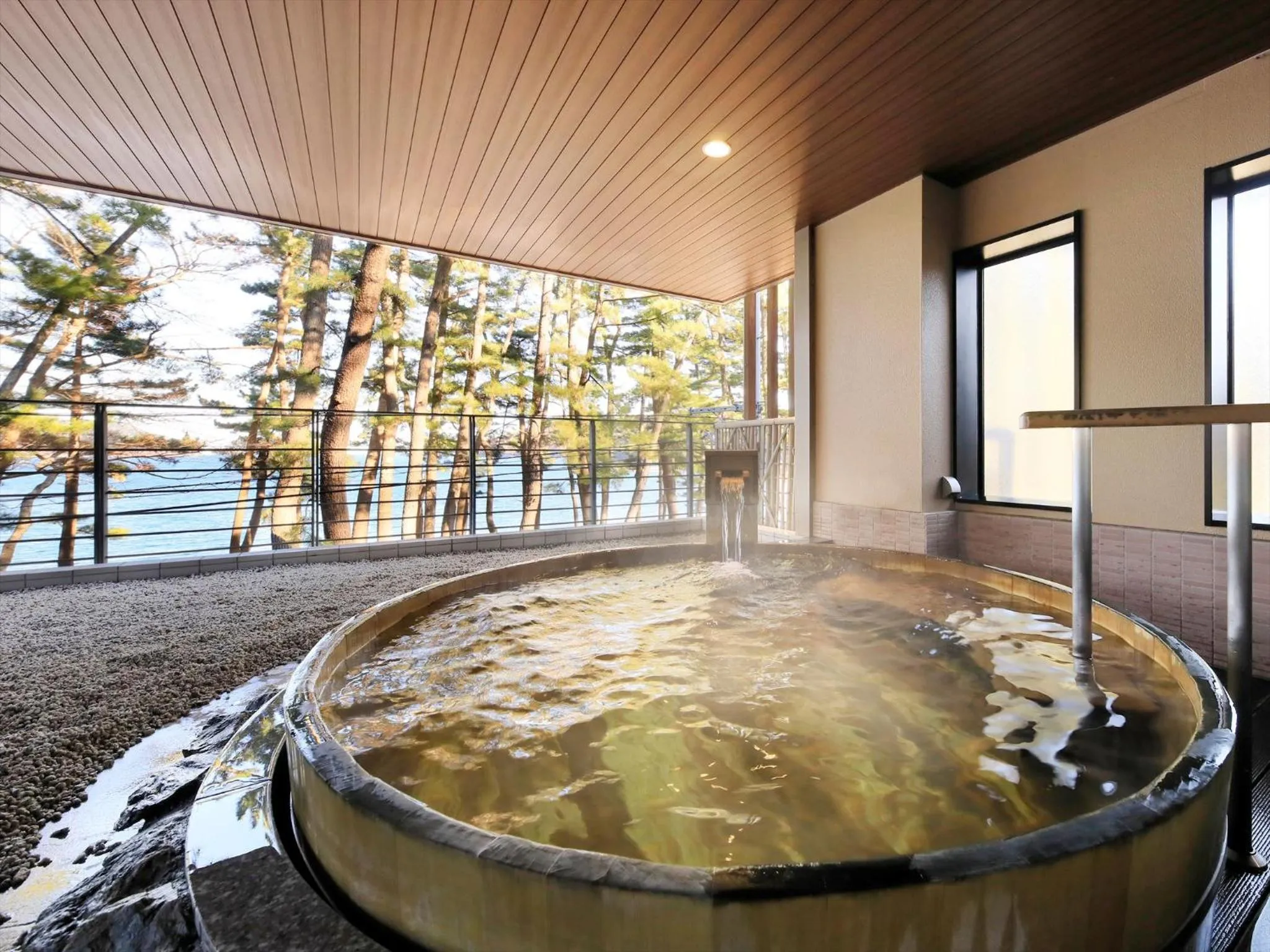 Public Bath in Hamabeno Ryouriyado Houraikan