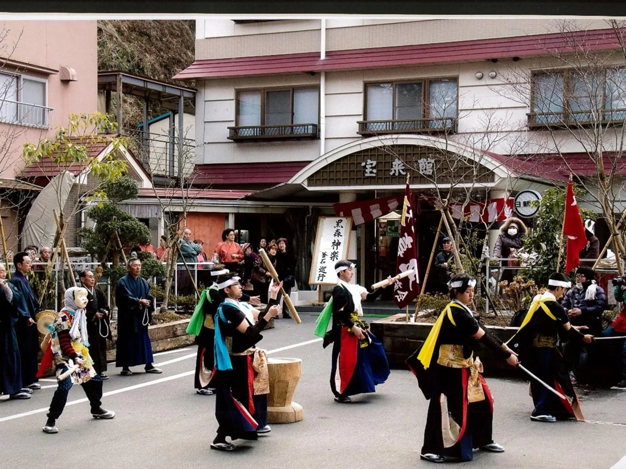 Entertainment in Hamabeno Ryouriyado Houraikan