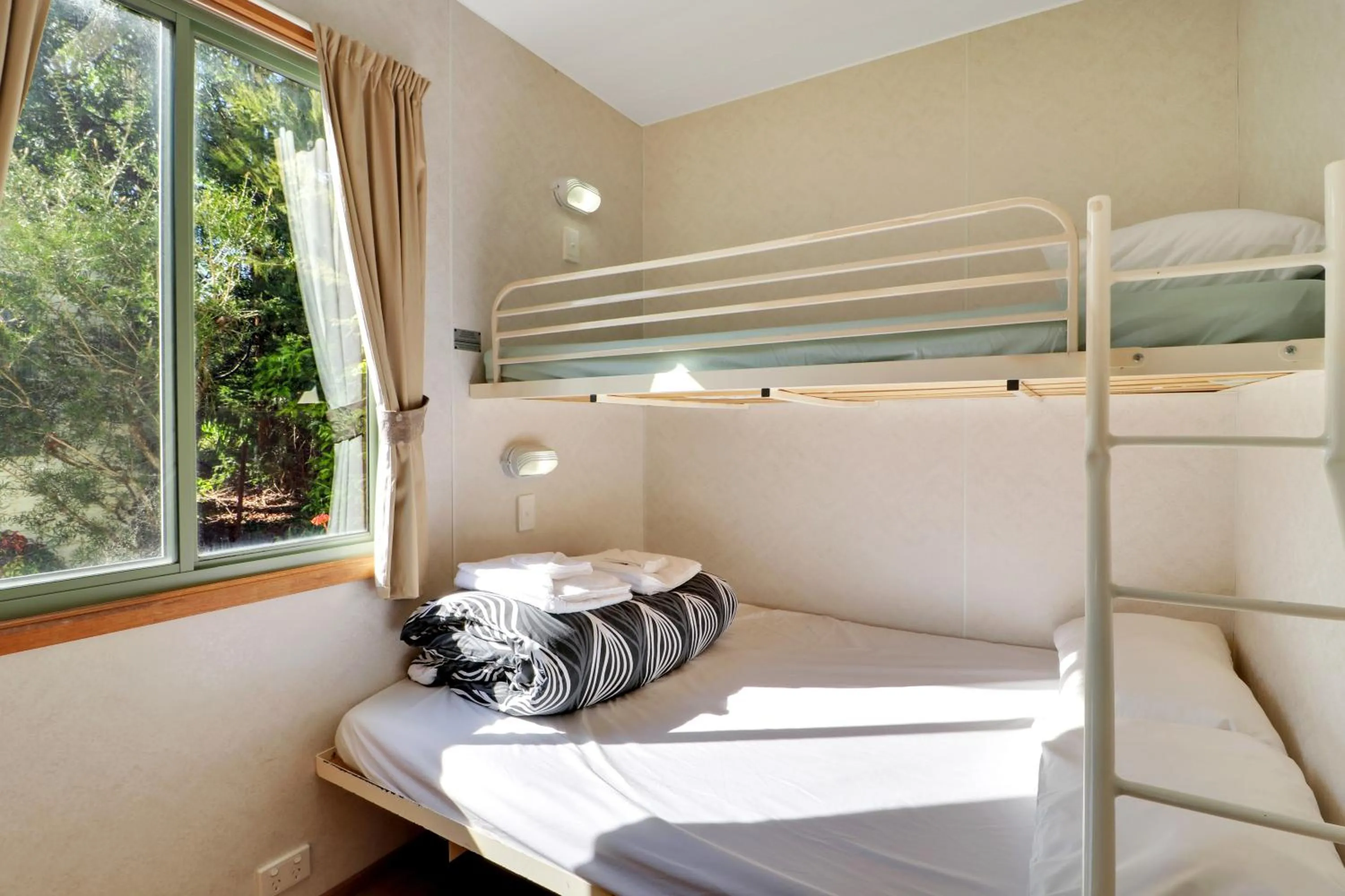 Bedroom, Bed in Enclave at Healesville Holiday Park