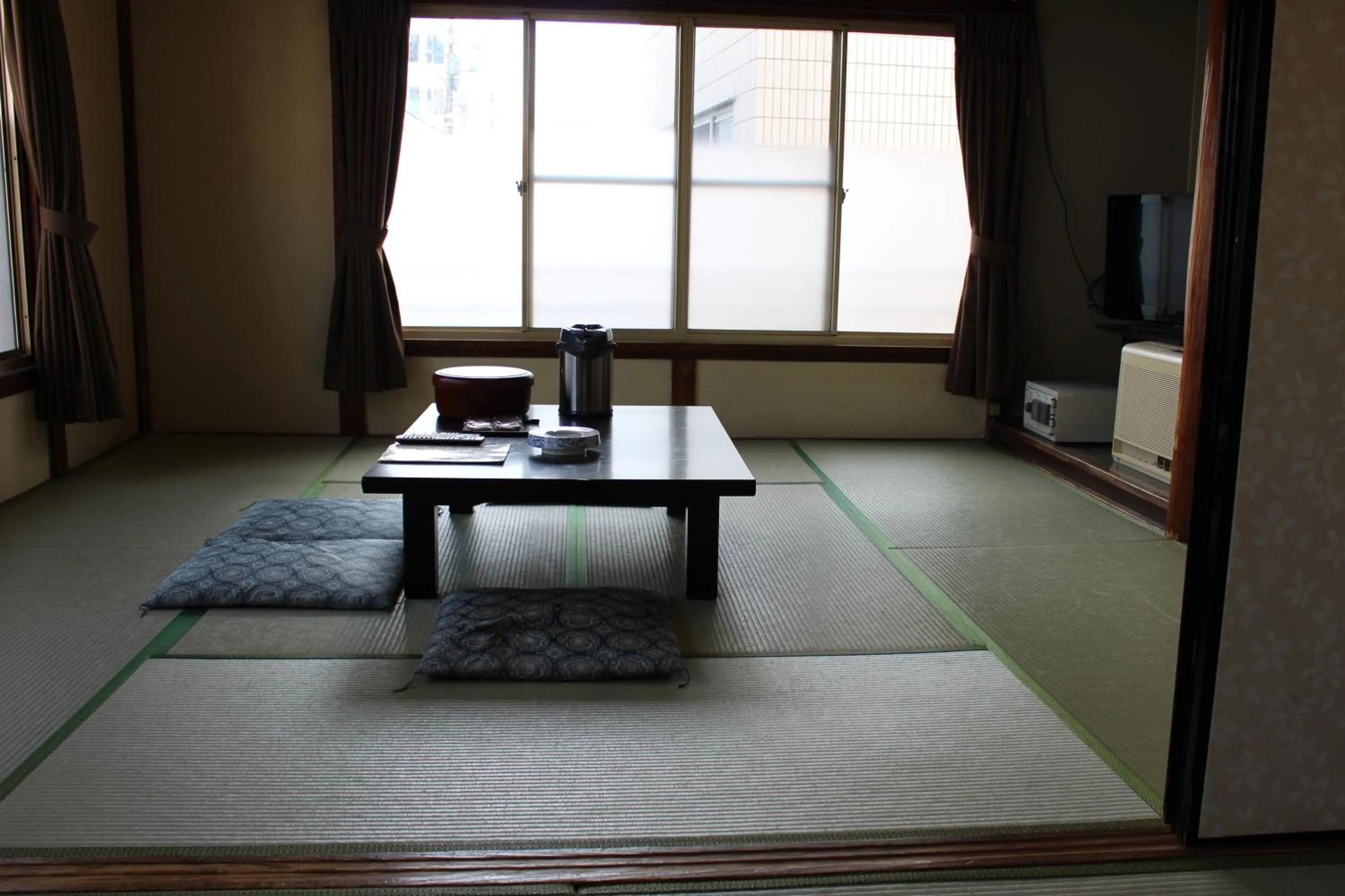 Photo of the whole room in Kinokuniya Ryokan