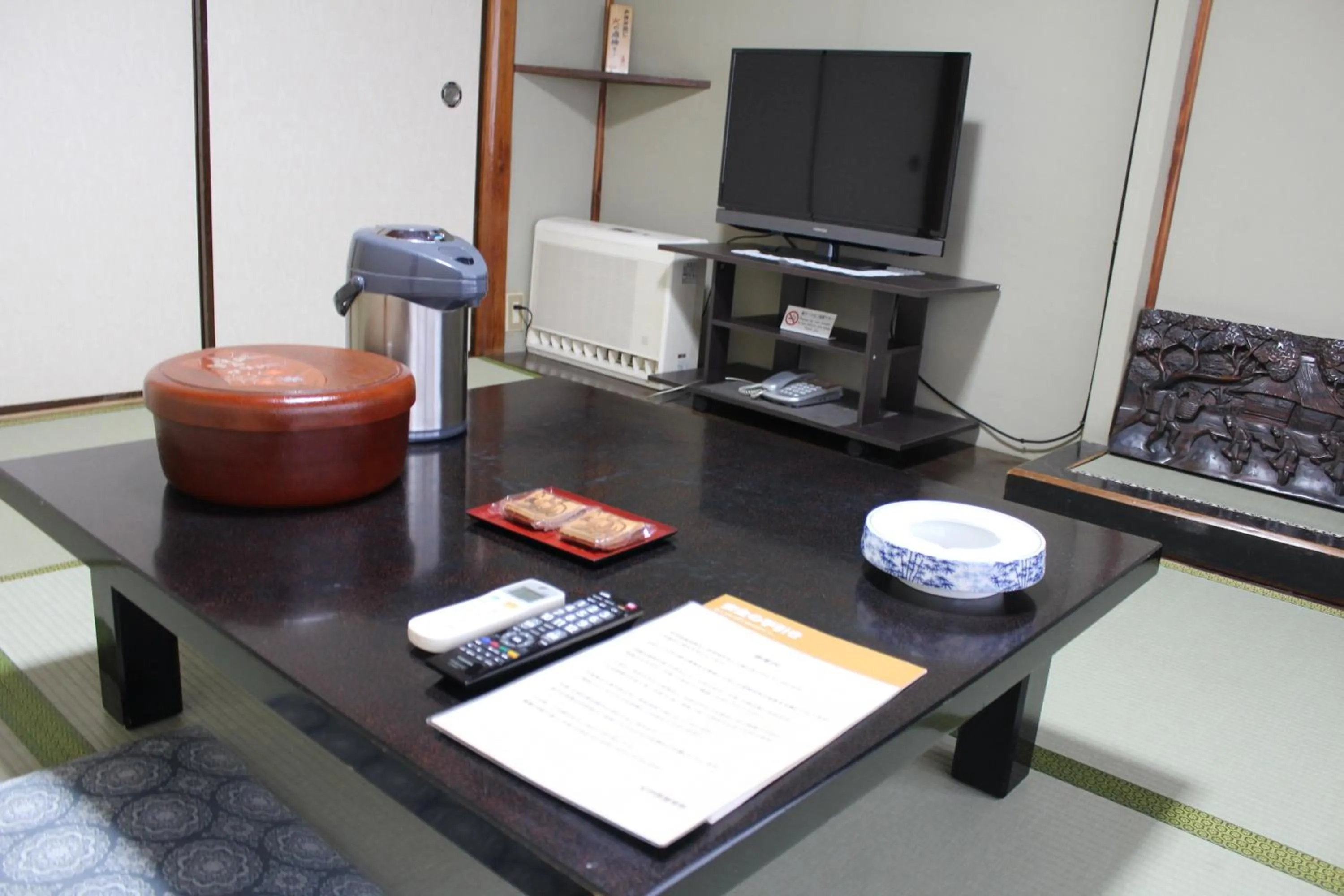 Photo of the whole room in Kinokuniya Ryokan