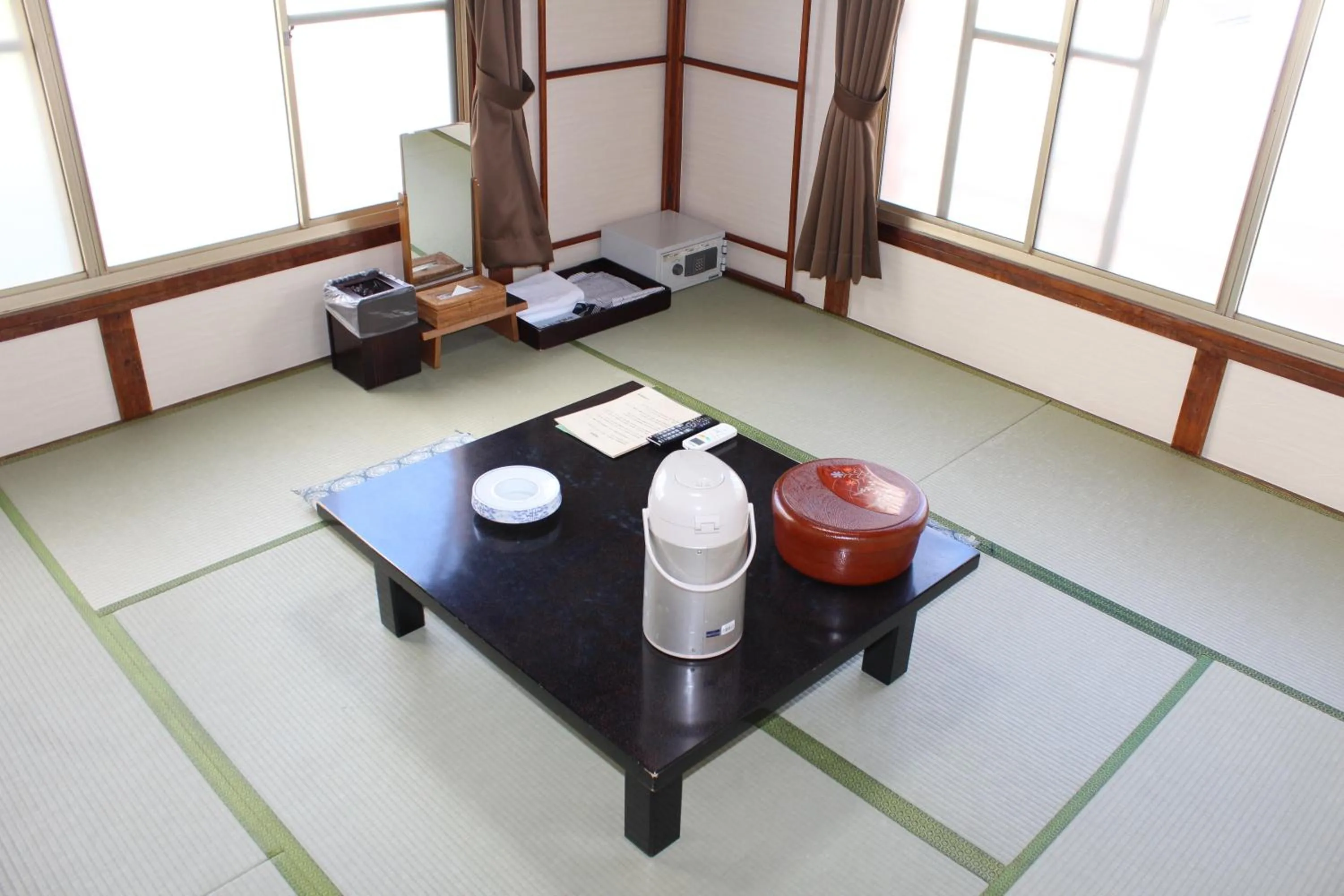 Photo of the whole room in Kinokuniya Ryokan