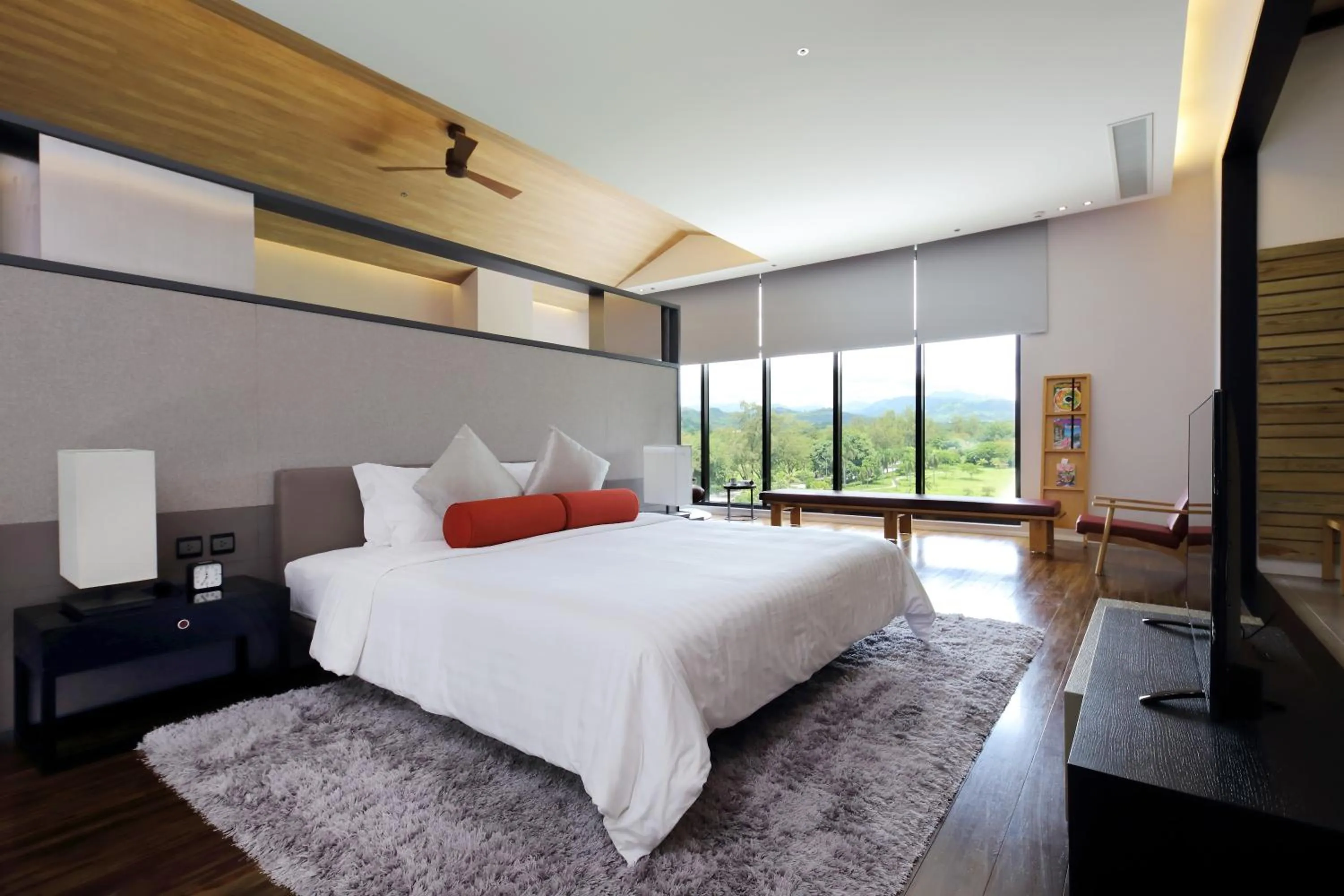 Bed in Midori Clark Hotel and Casino