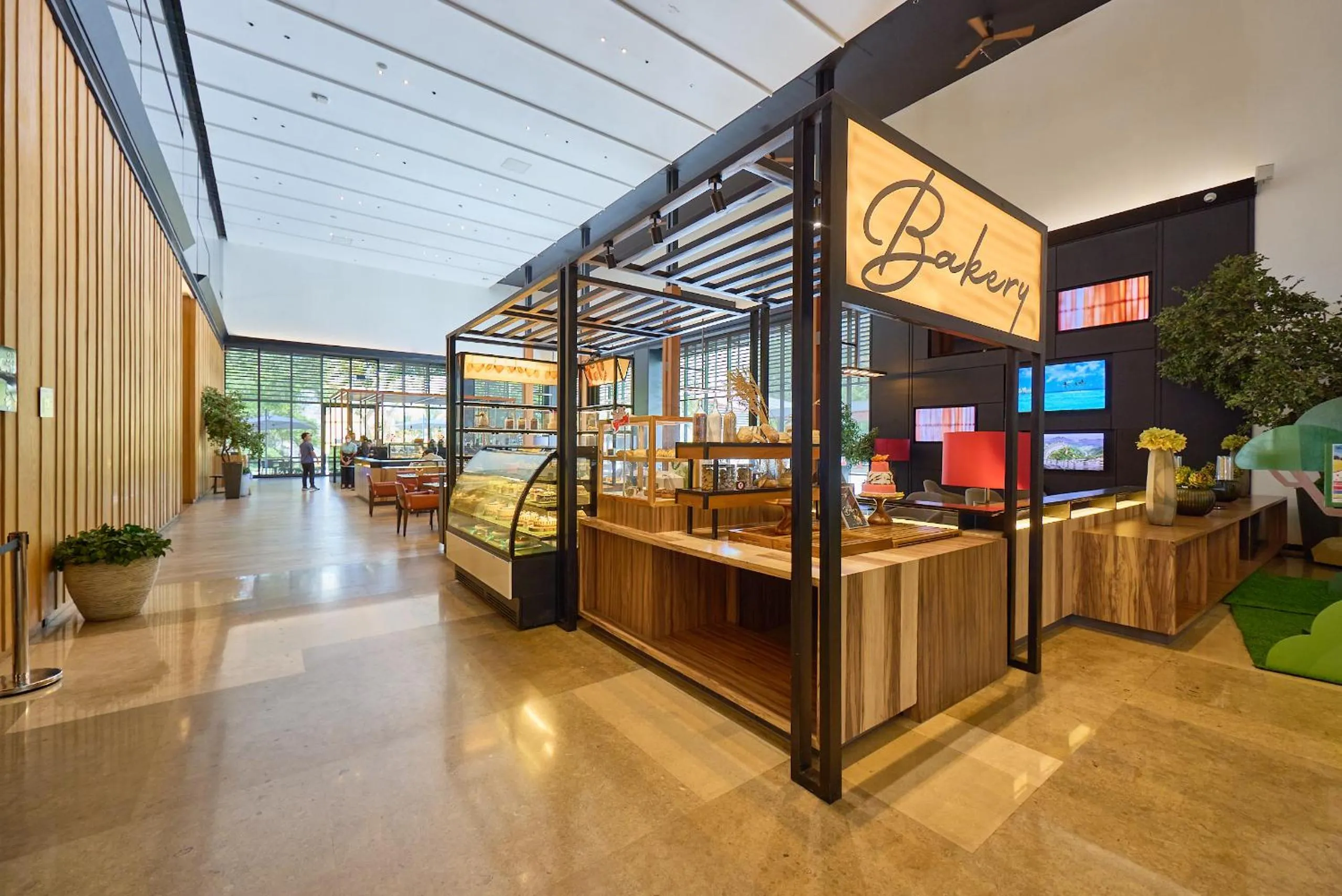 Restaurant/places to eat in Midori Clark Hotel and Casino