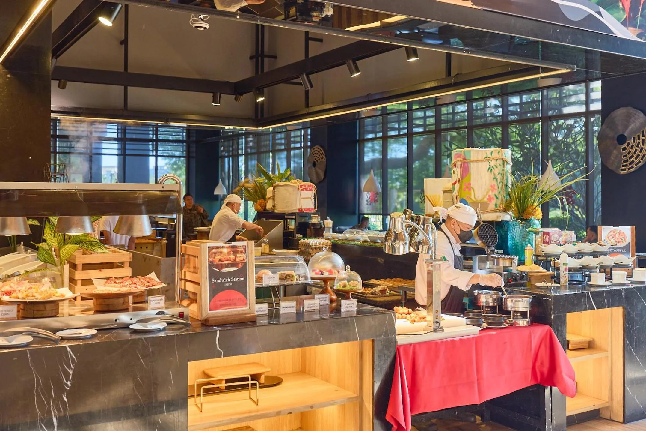 Restaurant/places to eat in Midori Clark Hotel and Casino