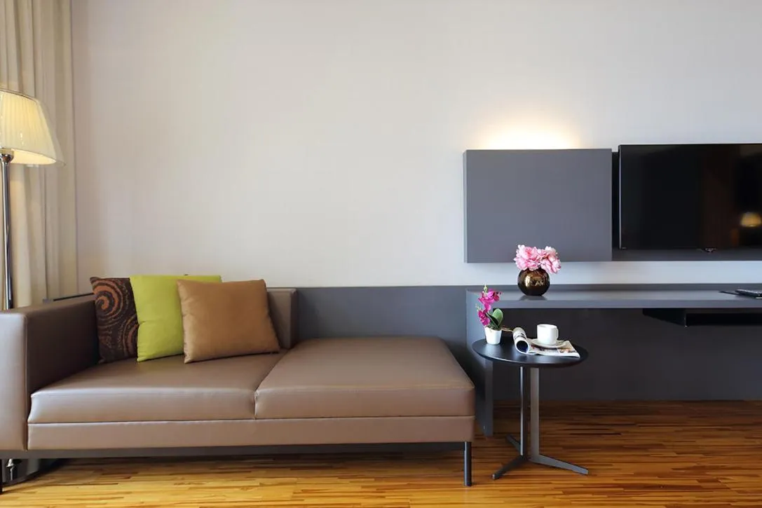 Seating area in Midori Clark Hotel and Casino