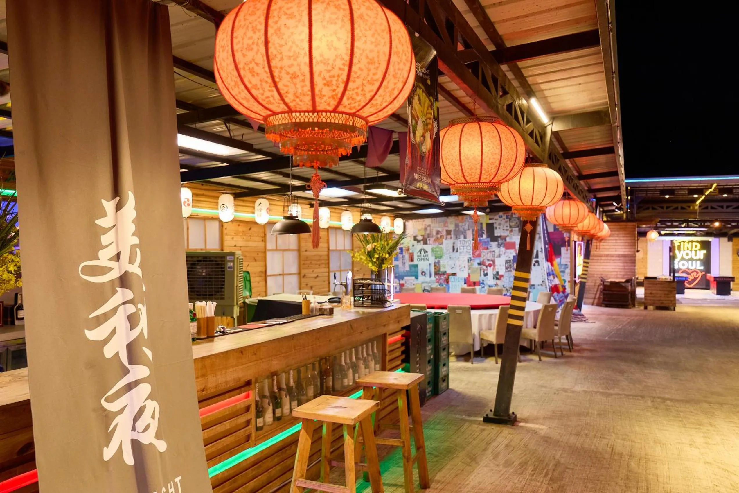 Restaurant/places to eat in Midori Clark Hotel and Casino