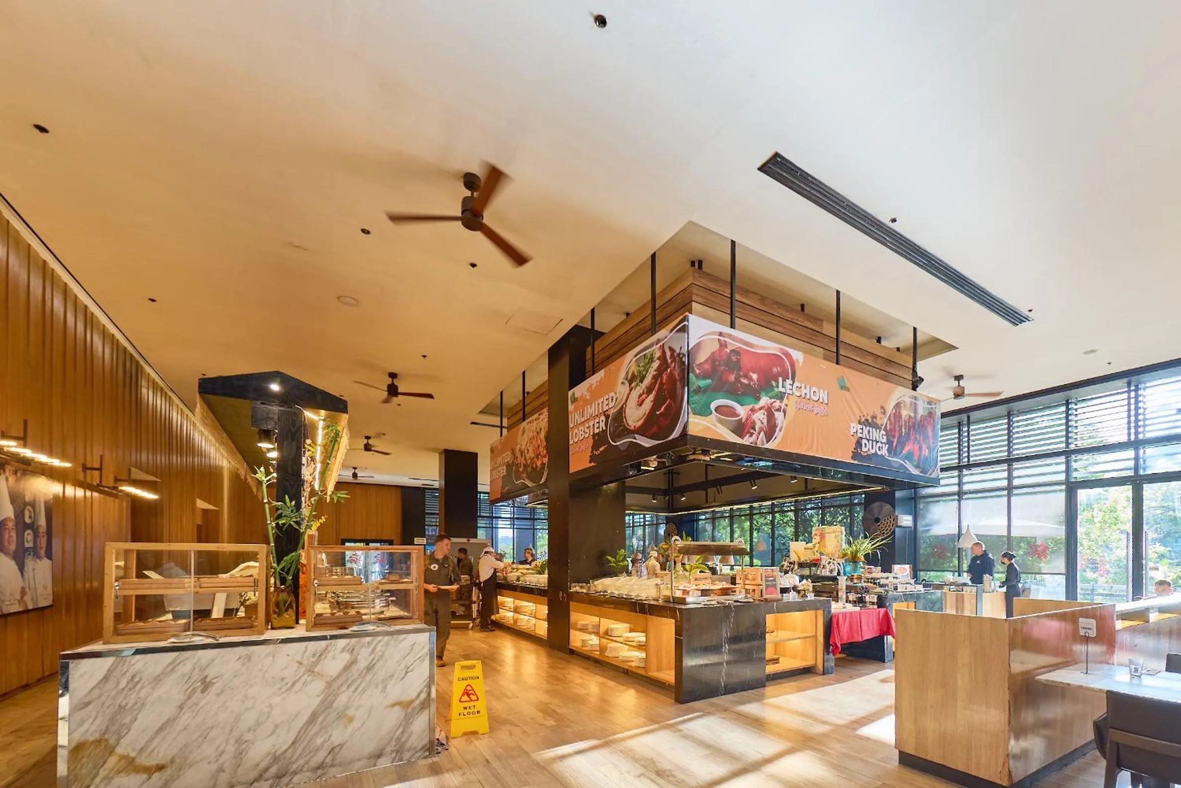 Restaurant/places to eat in Midori Clark Hotel and Casino