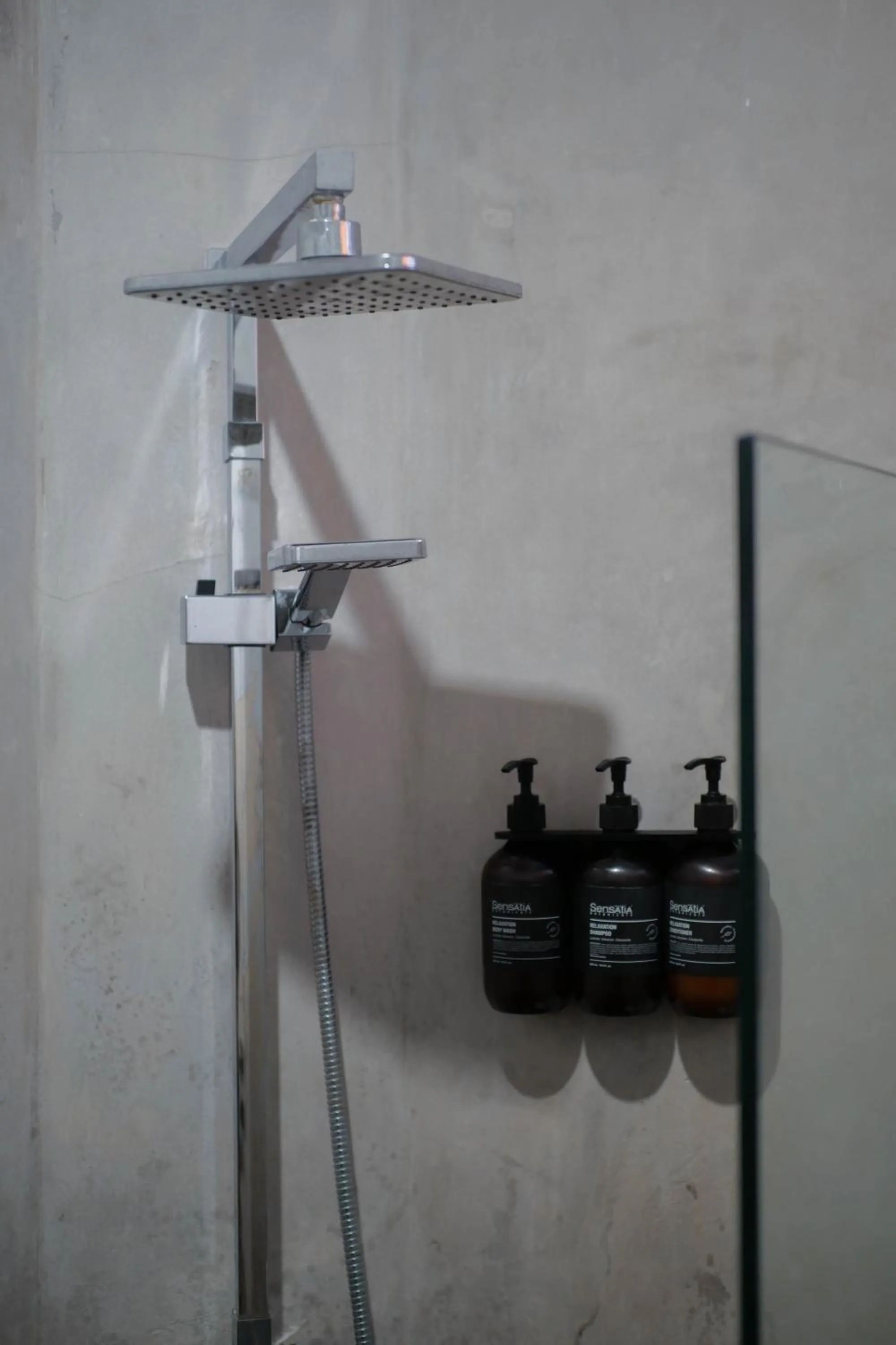 Shower in The Room Padang-Padang