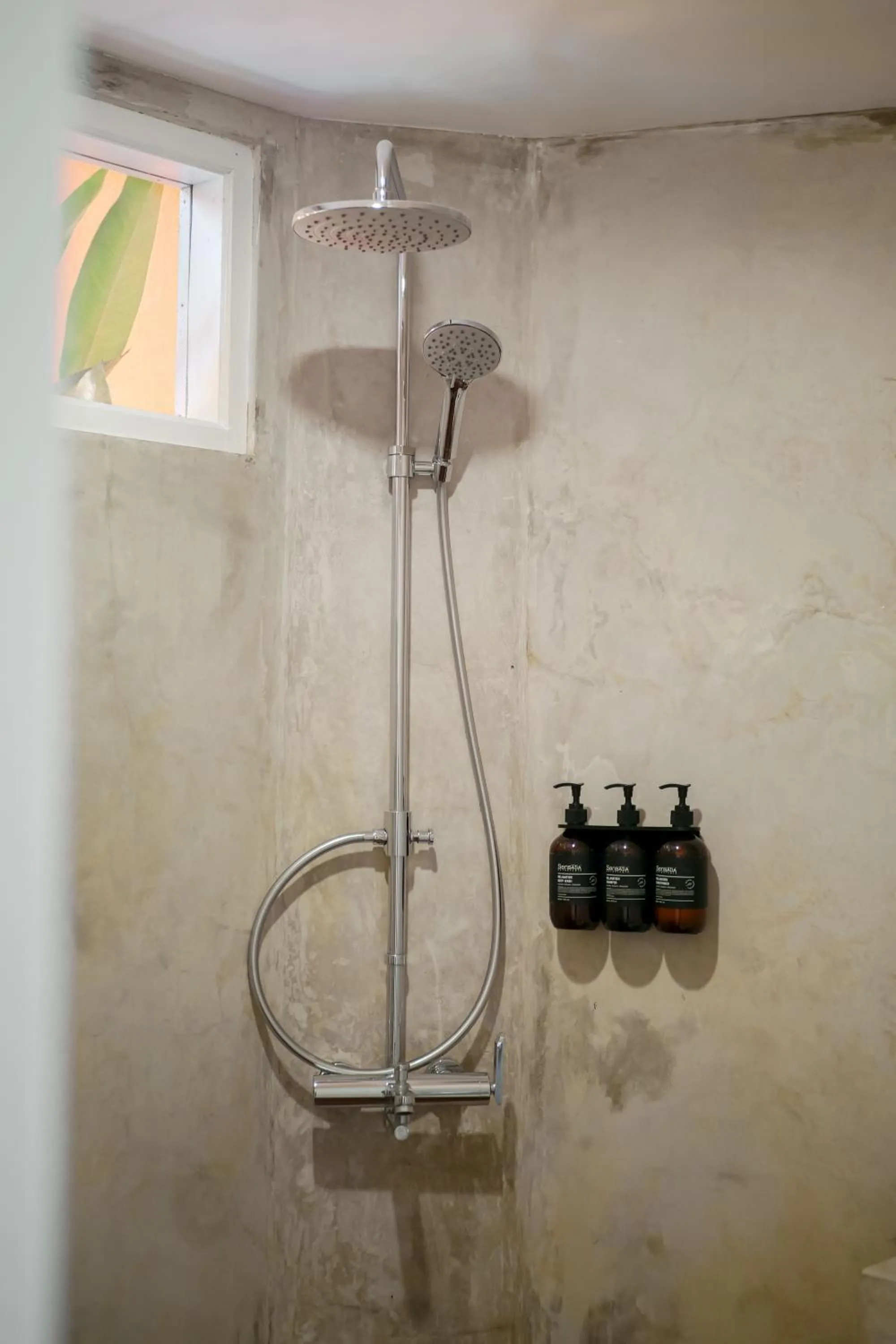 Shower in The Room Padang-Padang