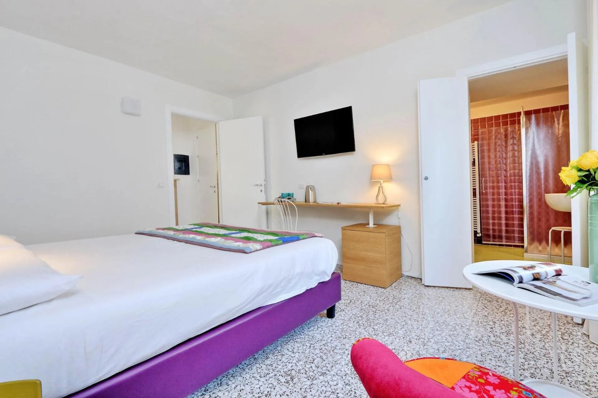 Property building, Bed in Guest House Viaroma
