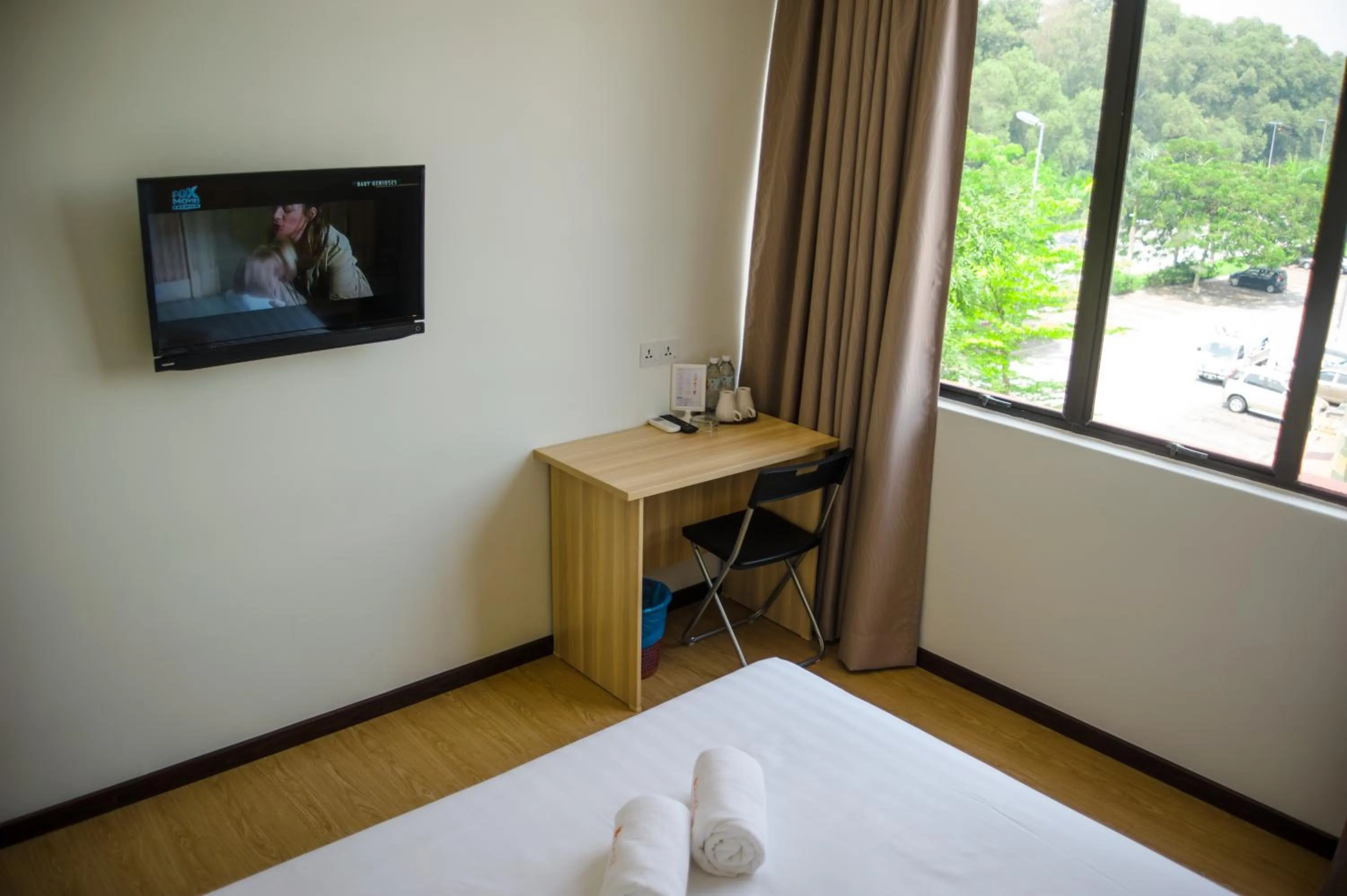 Photo of the whole room, Bed in 1 Orange Hotel Sungai Buloh