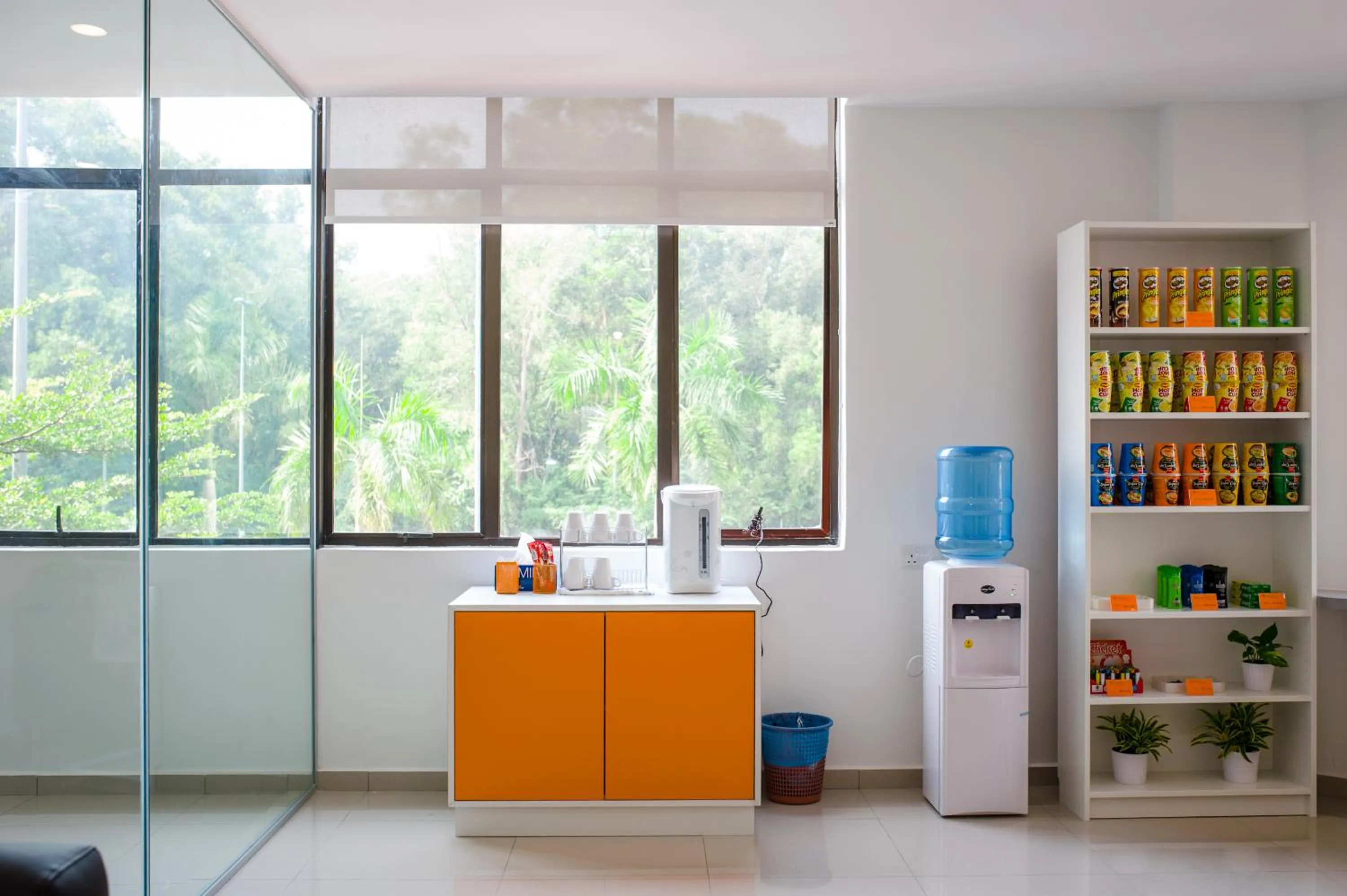 On-site shops in 1 Orange Hotel Sungai Buloh