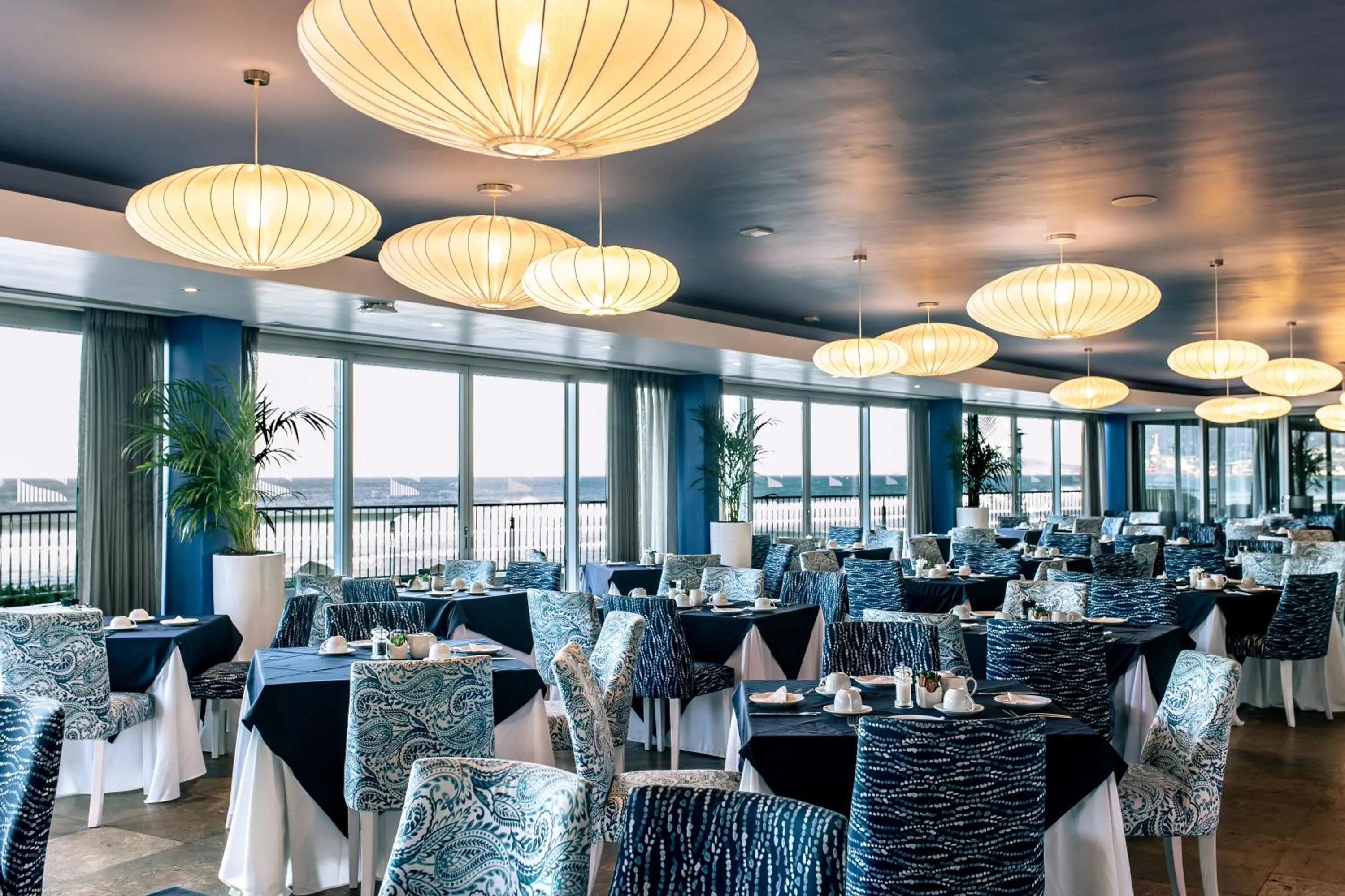 Restaurant/places to eat in Lagoon Beach Hotel & Spa