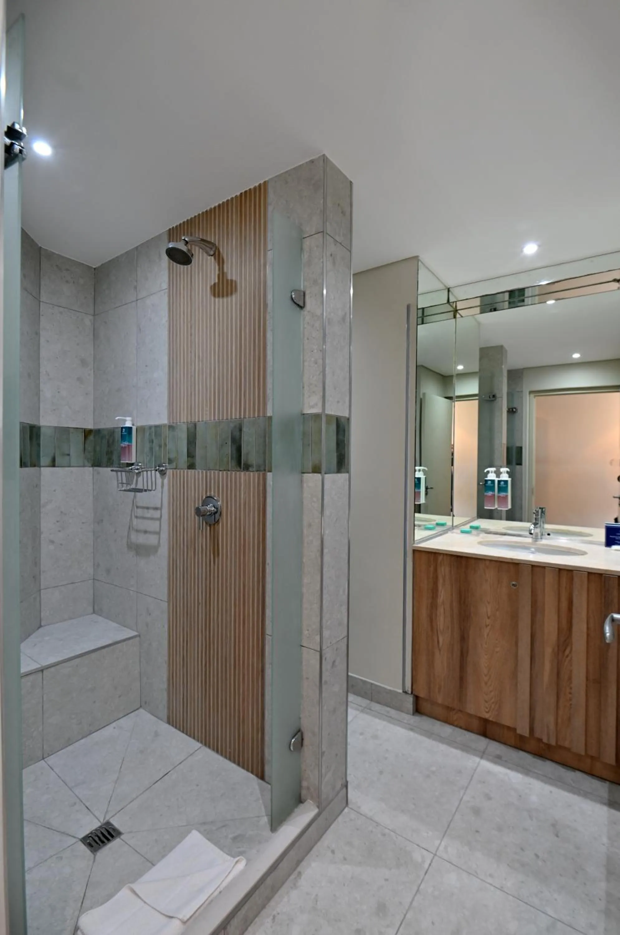 Lagoon Beach Hotel & Spa