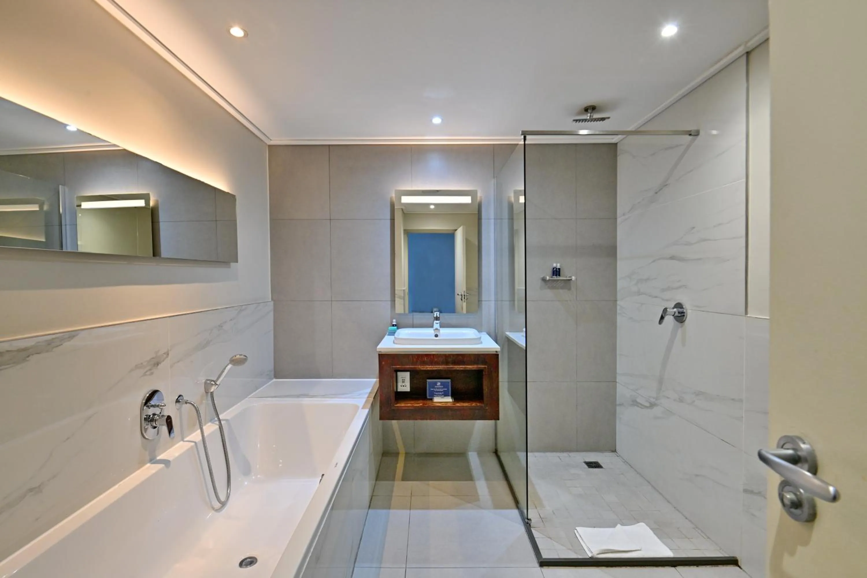 Lagoon Beach Hotel & Spa