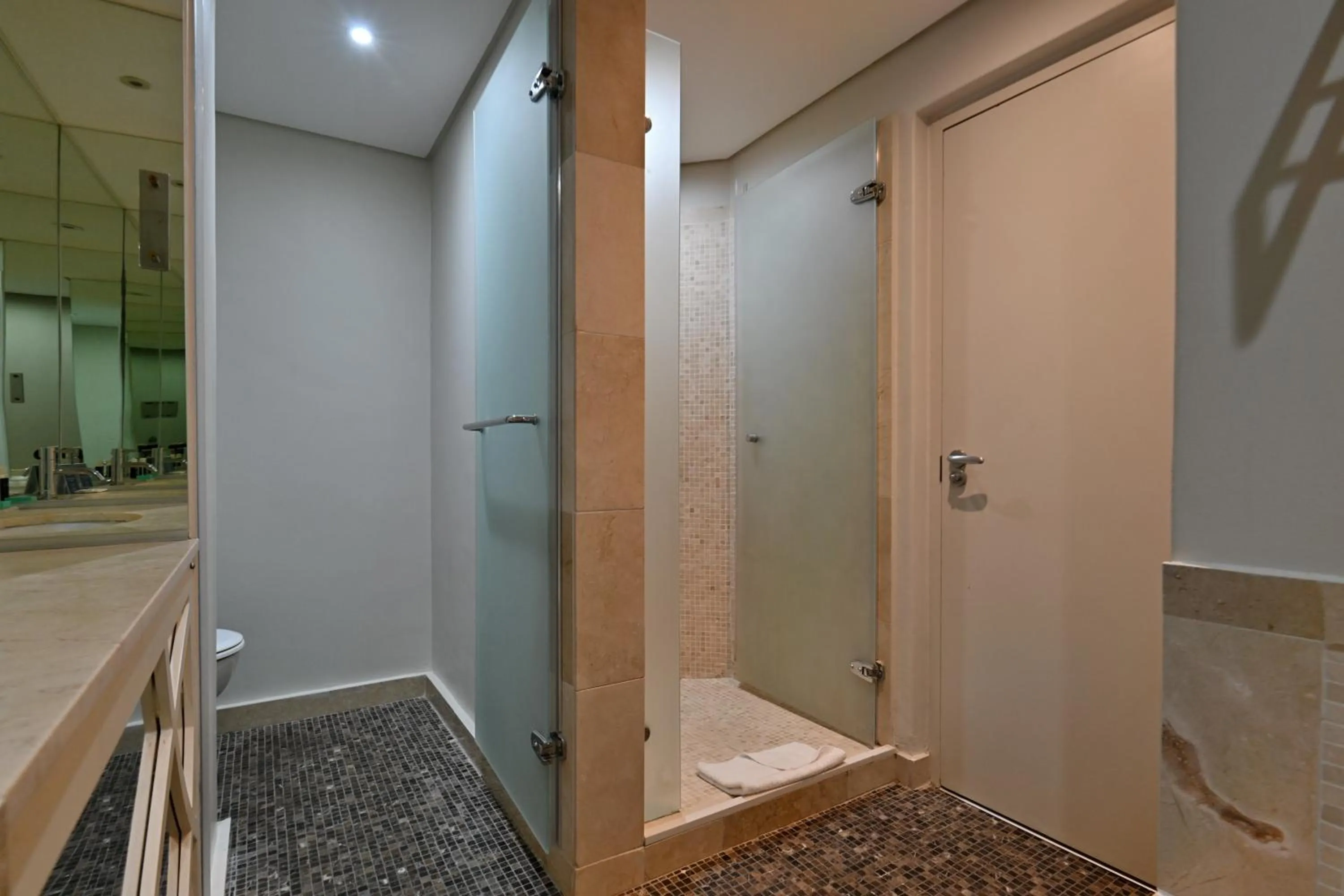 Lagoon Beach Hotel & Spa