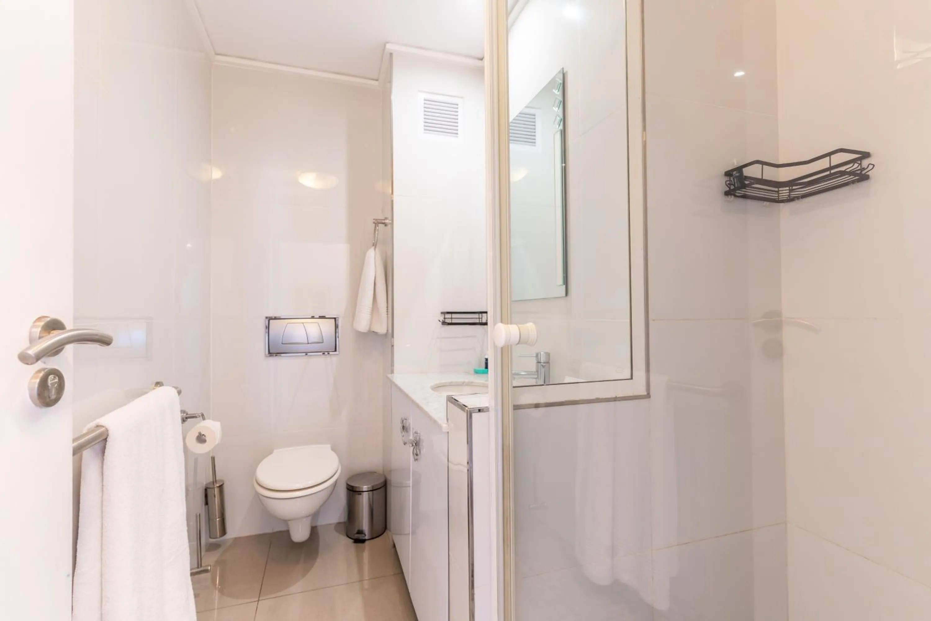 Lagoon Beach Hotel & Spa