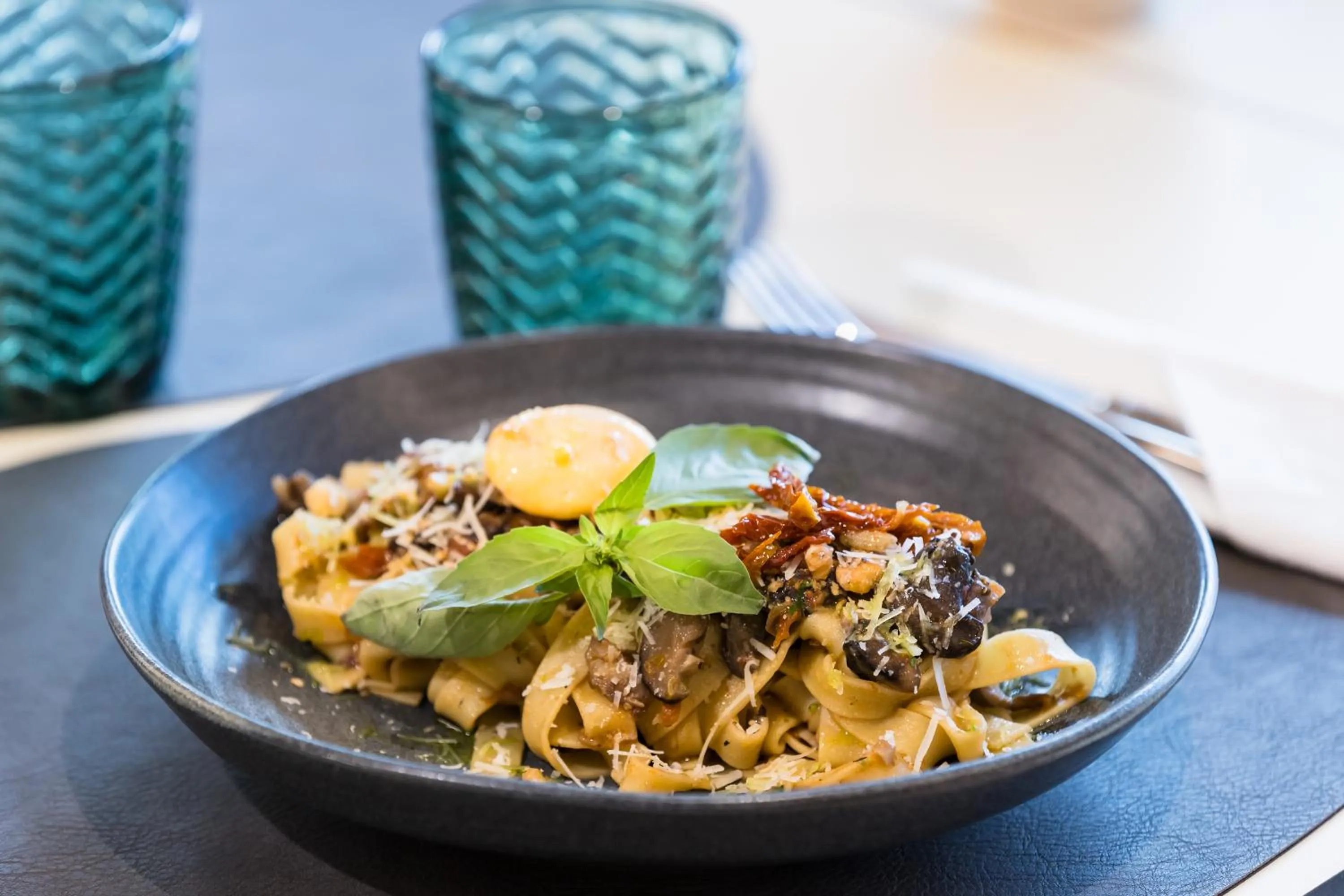 Restaurant/places to eat in Mercure Bucharest Cantemir