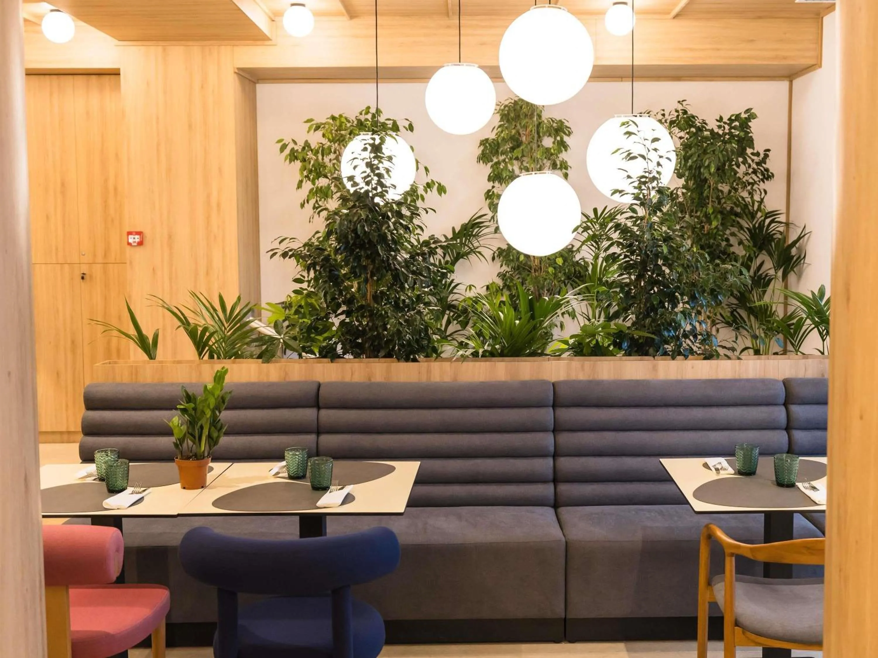 Restaurant/places to eat in Mercure Bucharest Cantemir