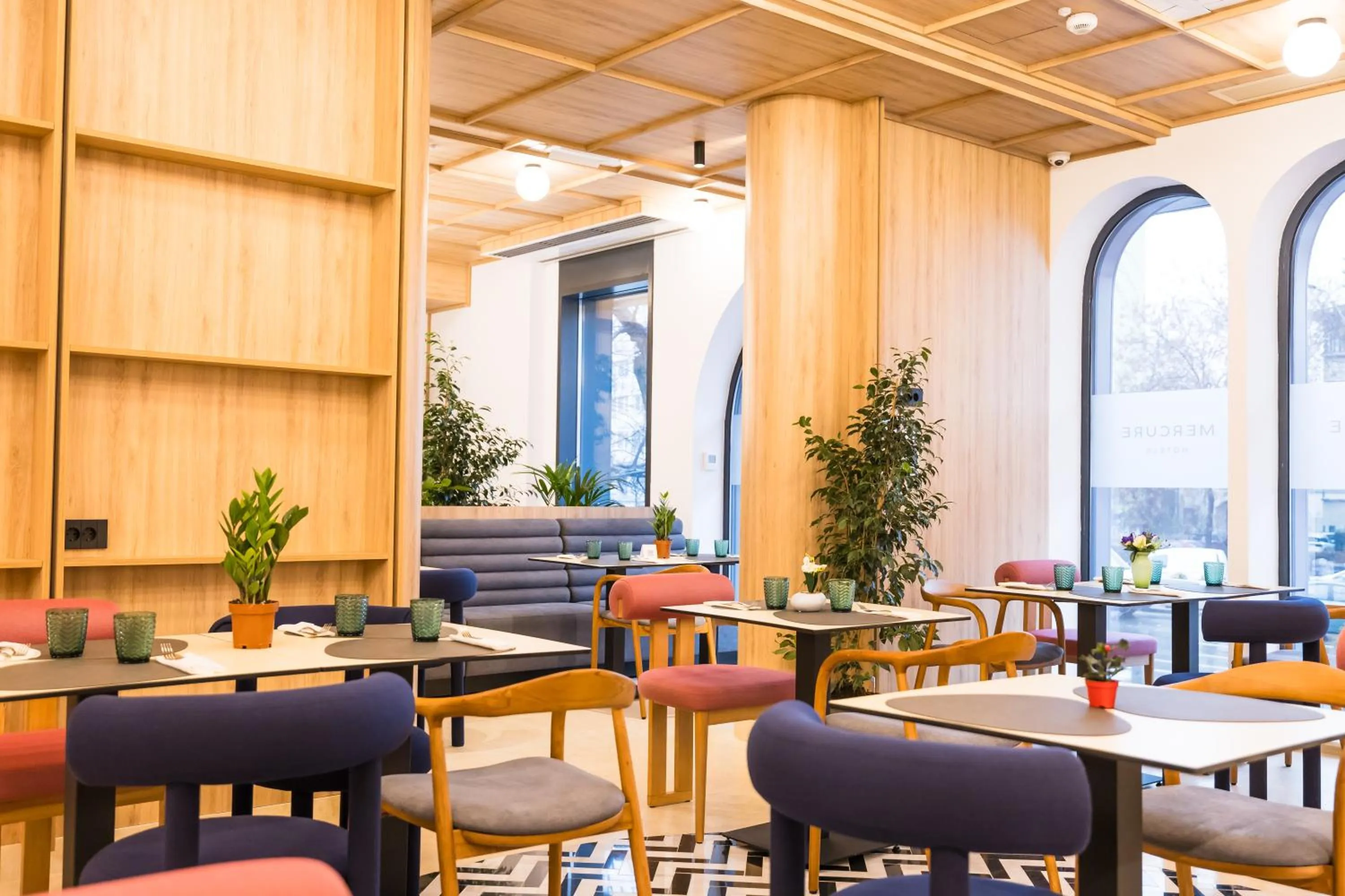 Restaurant/places to eat in Mercure Bucharest Cantemir