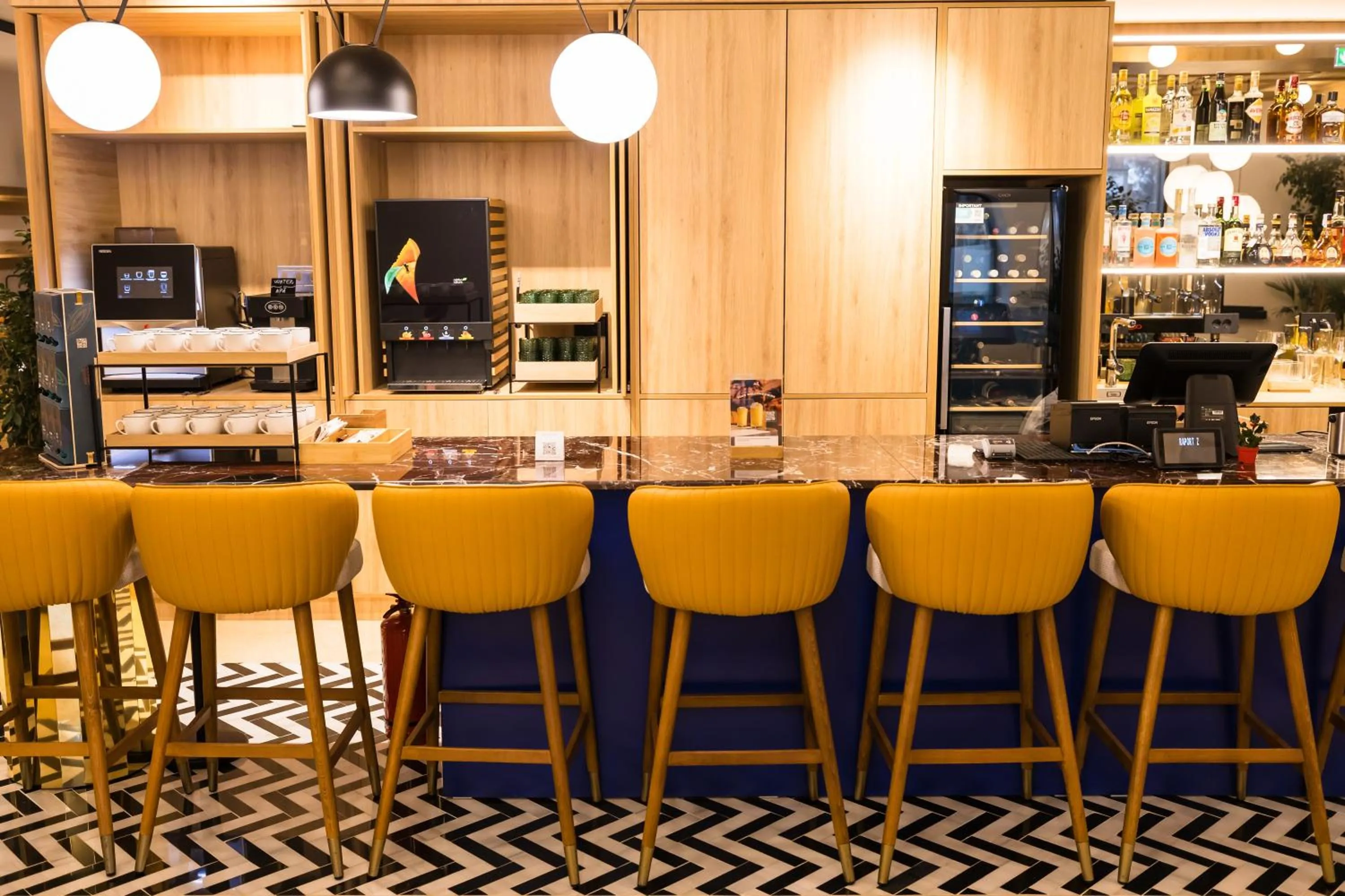 Lounge or bar in Mercure Bucharest Cantemir