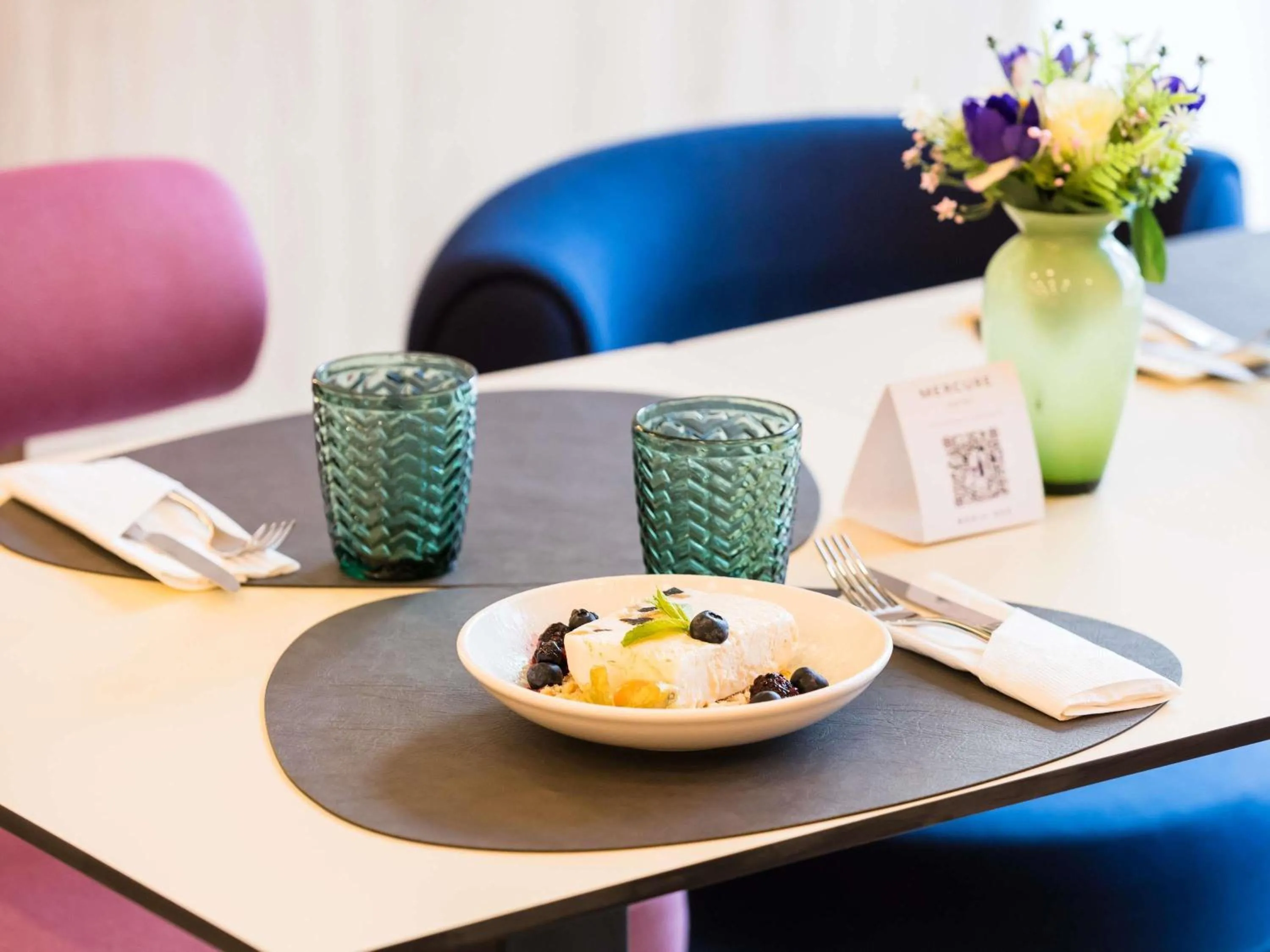 Restaurant/places to eat in Mercure Bucharest Cantemir