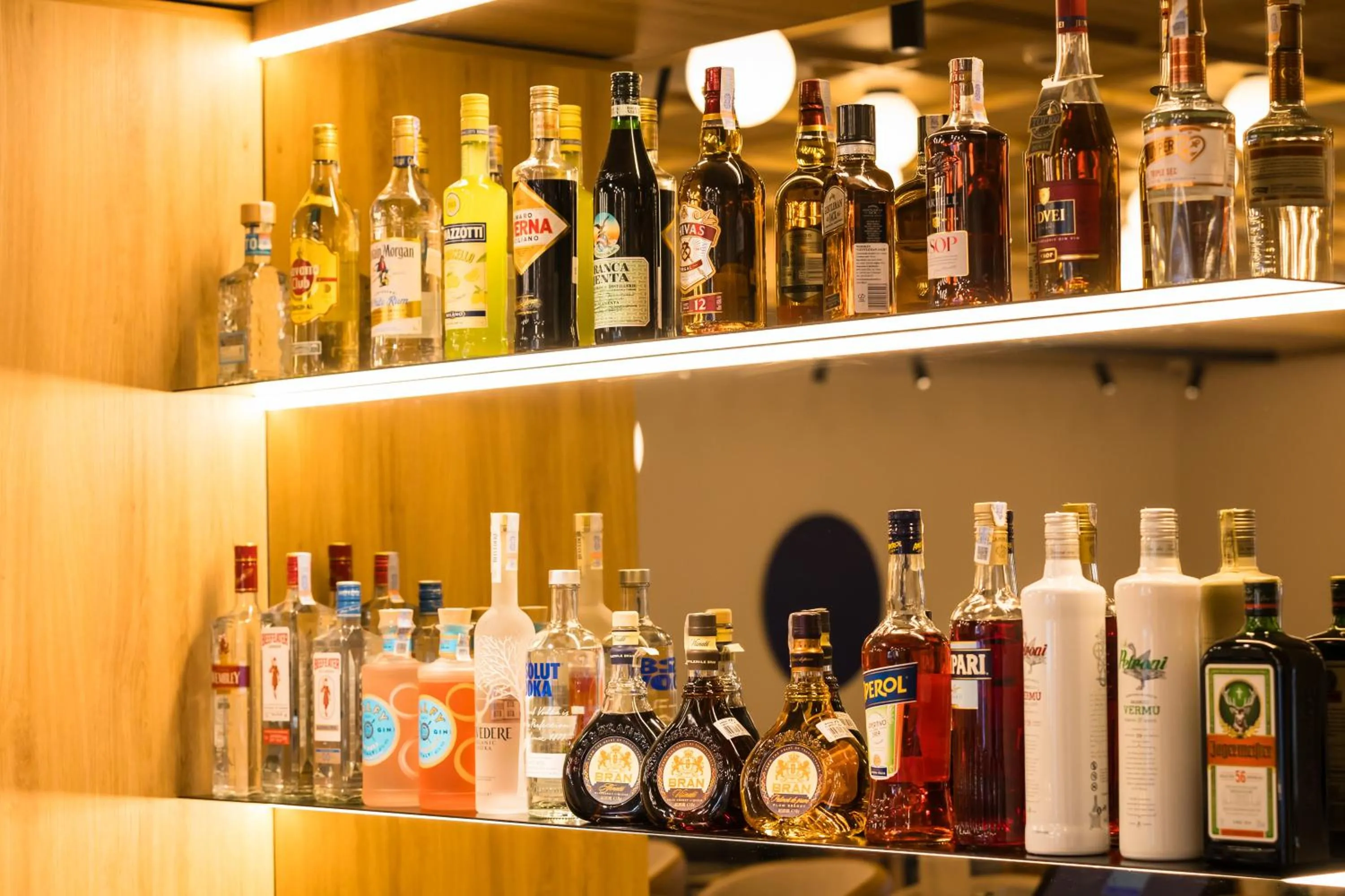 Lounge or bar in Mercure Bucharest Cantemir