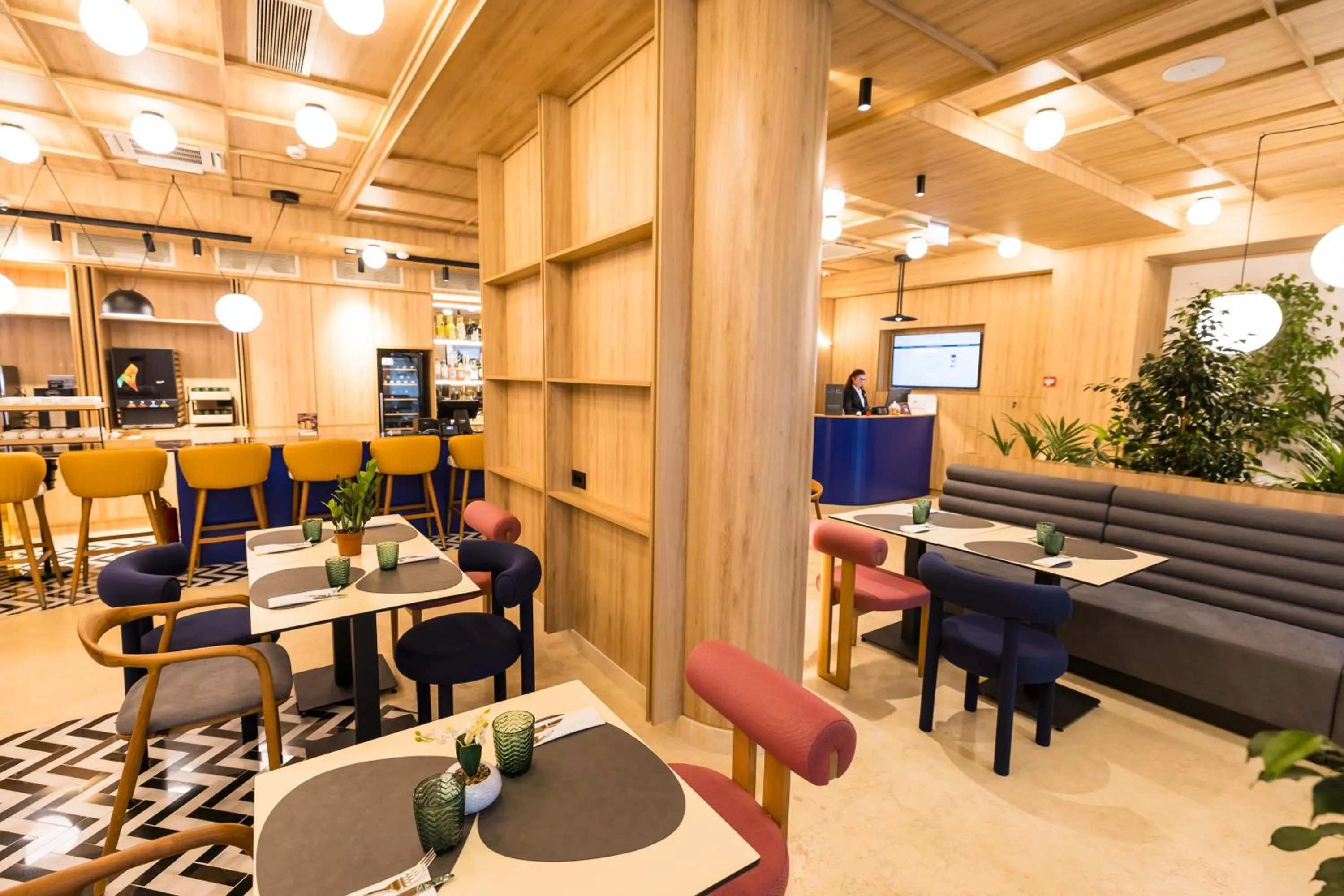 Restaurant/places to eat in Mercure Bucharest Cantemir