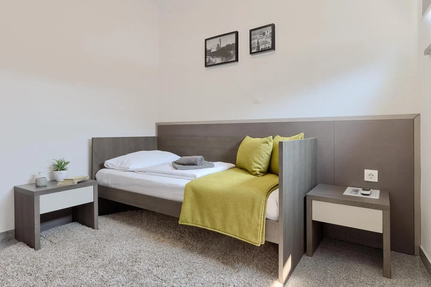 Single Room in Pula City Center Accommodation - Breakfast included