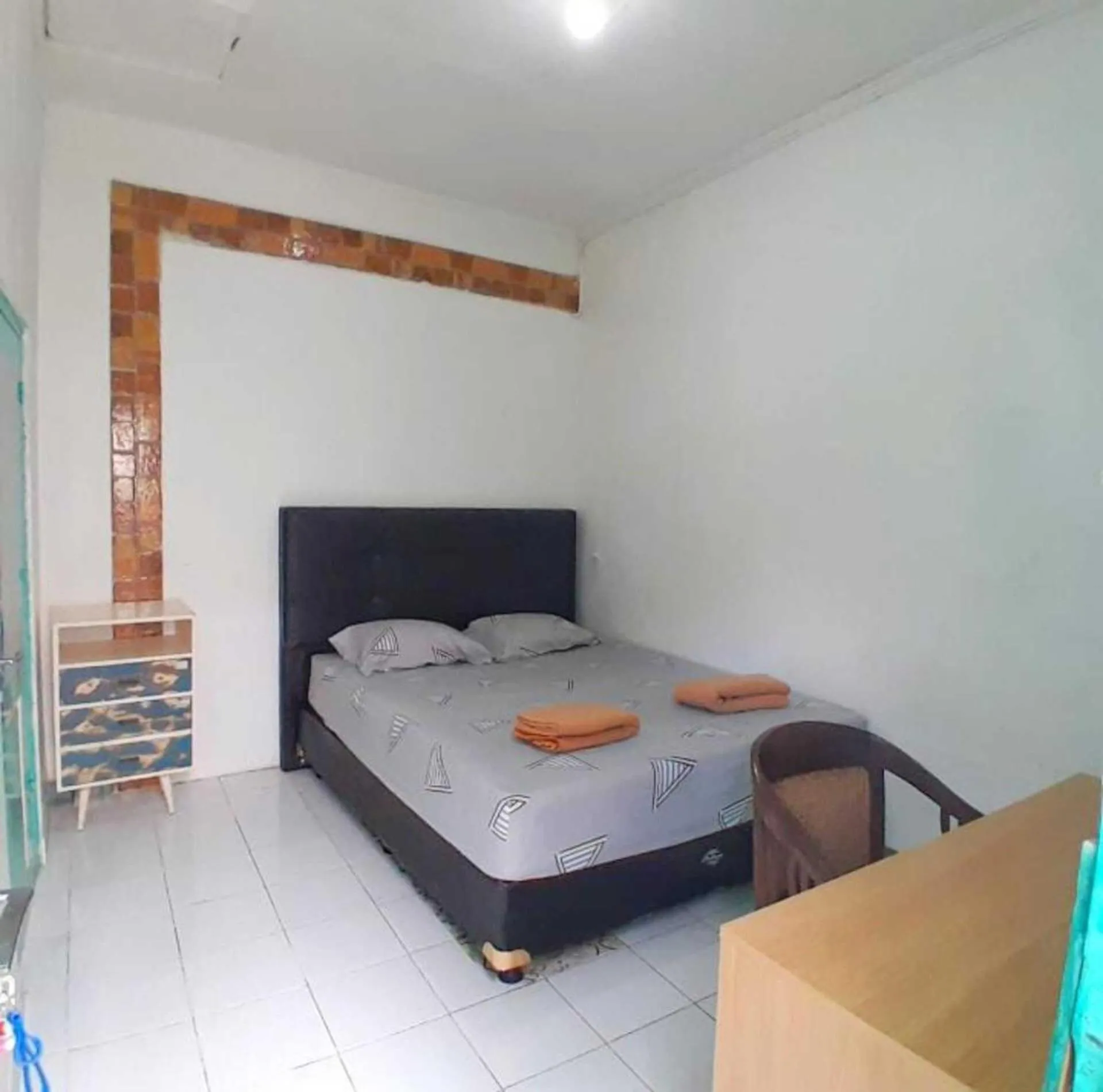 Bed in Laura's Backpacker 523