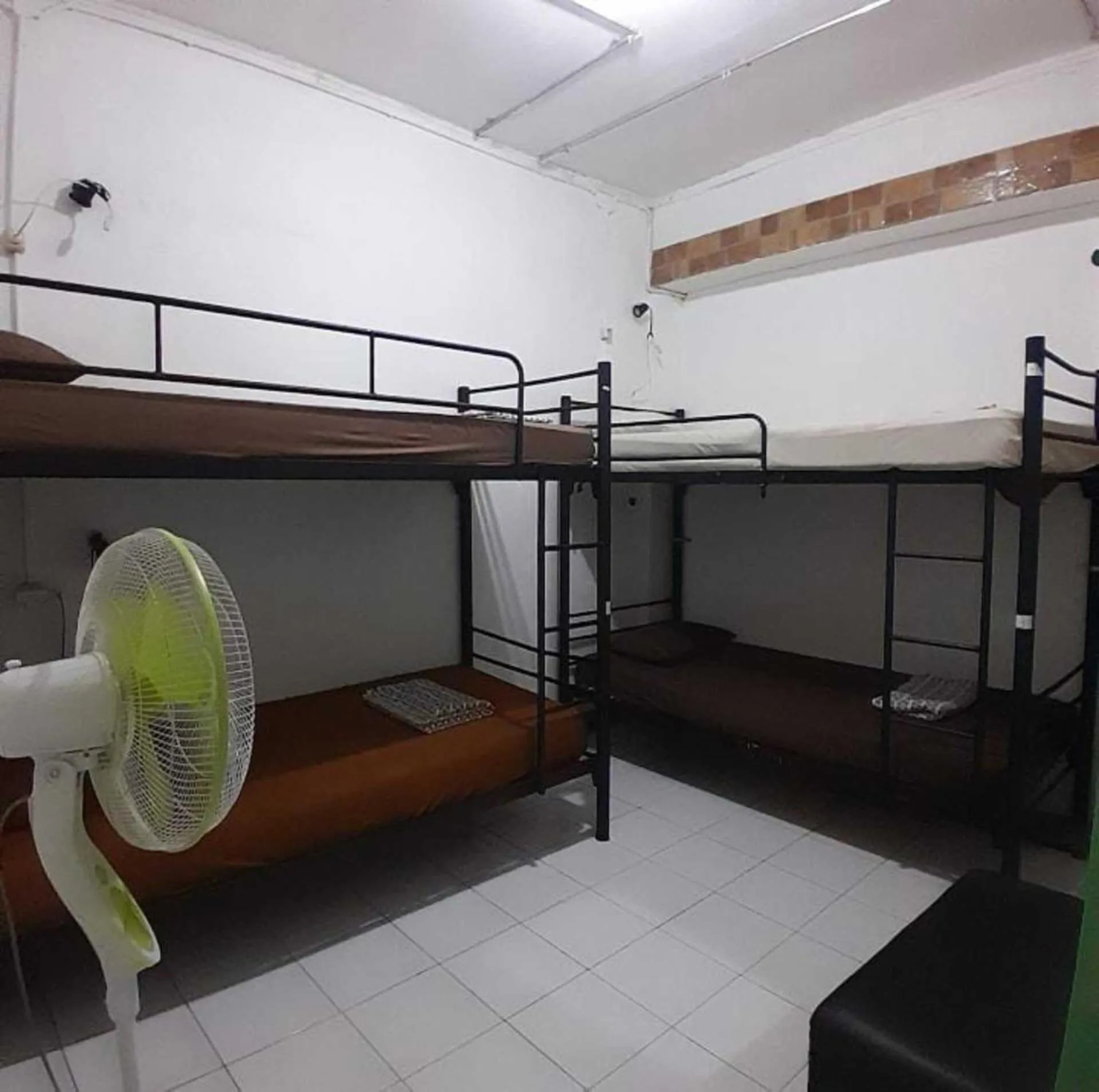 Bed in Laura's Backpacker 523