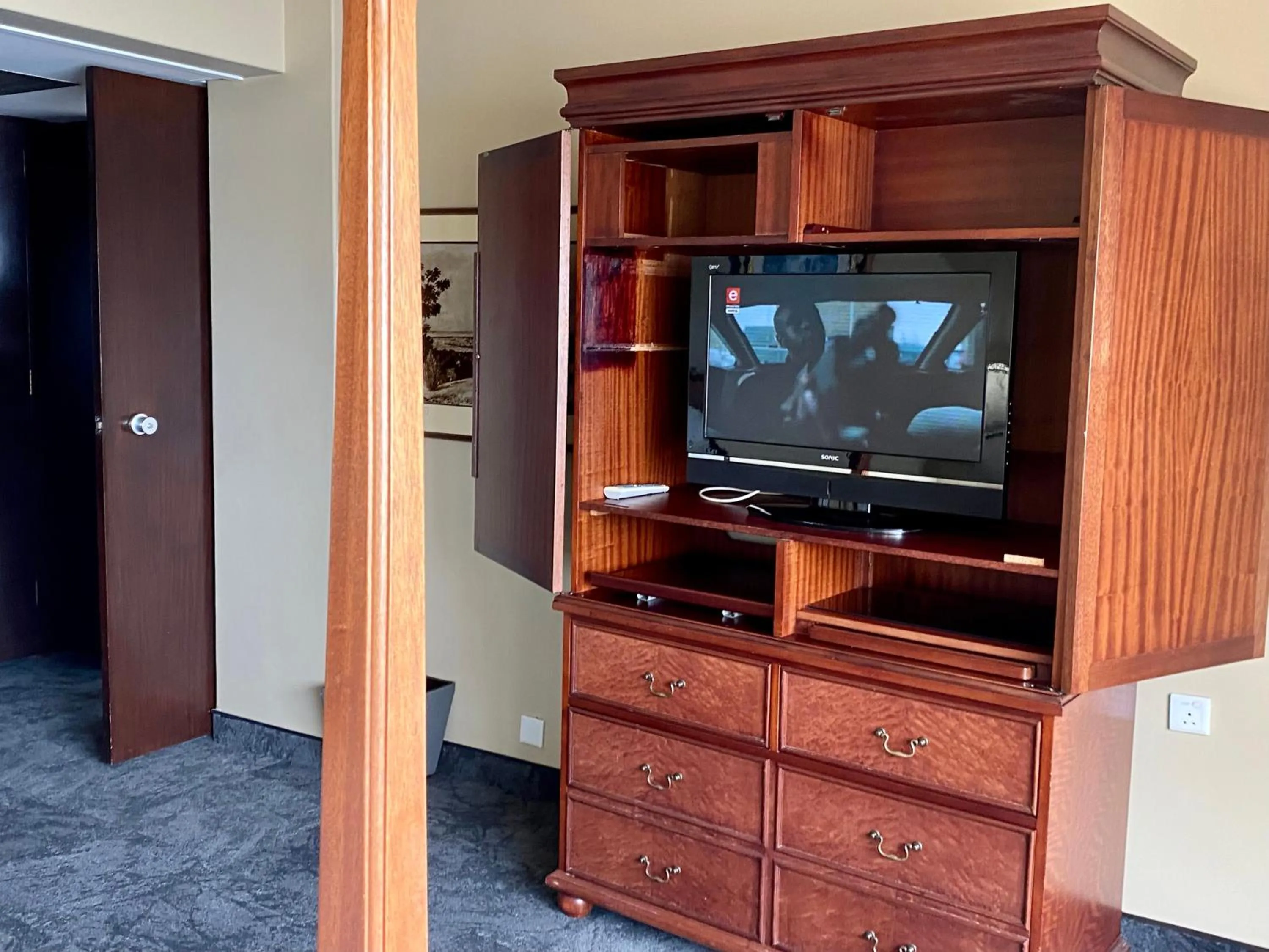 TV and multimedia in The Royal Hotel by Coastlands Hotels & Resorts